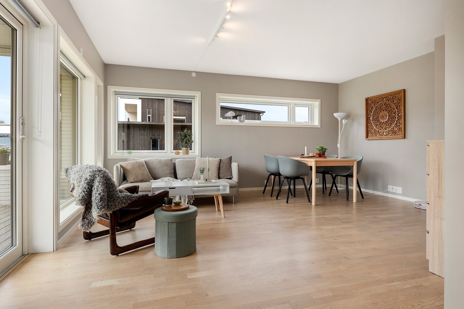 Bygget ble oppført i 2021 og inneholder 6 andeler. Galleribilde