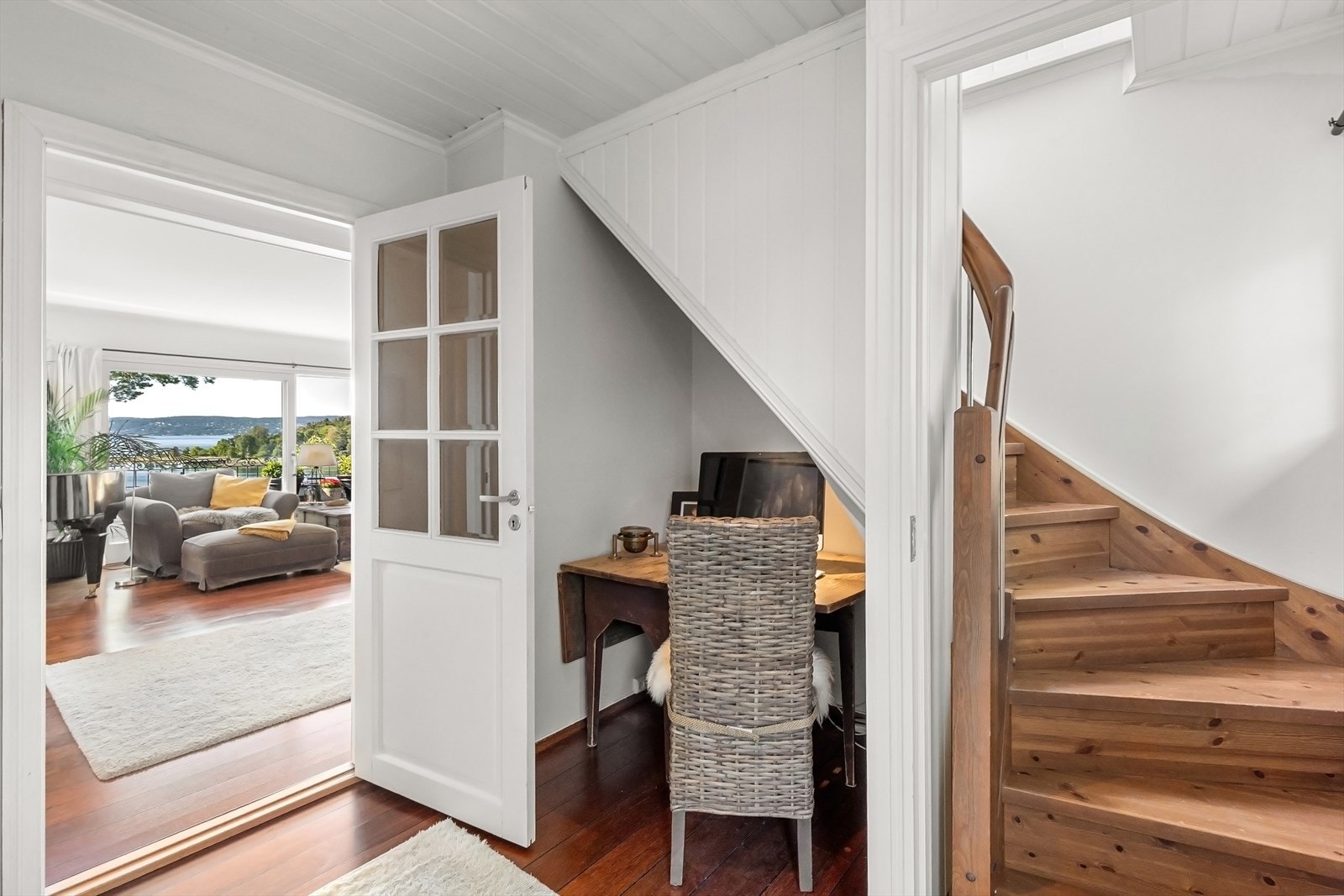 Fra hovedsoverom og opp til loftstuen. Galleribilde
