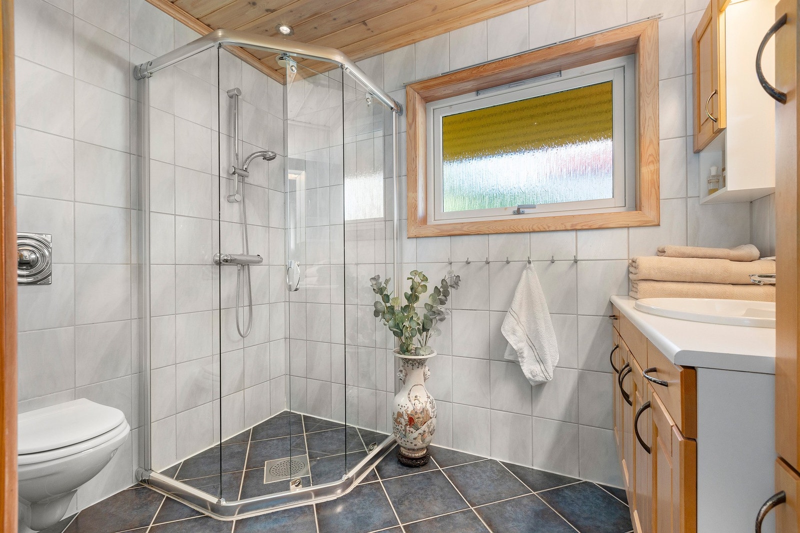 Bad i 1. etasje Galleribilde