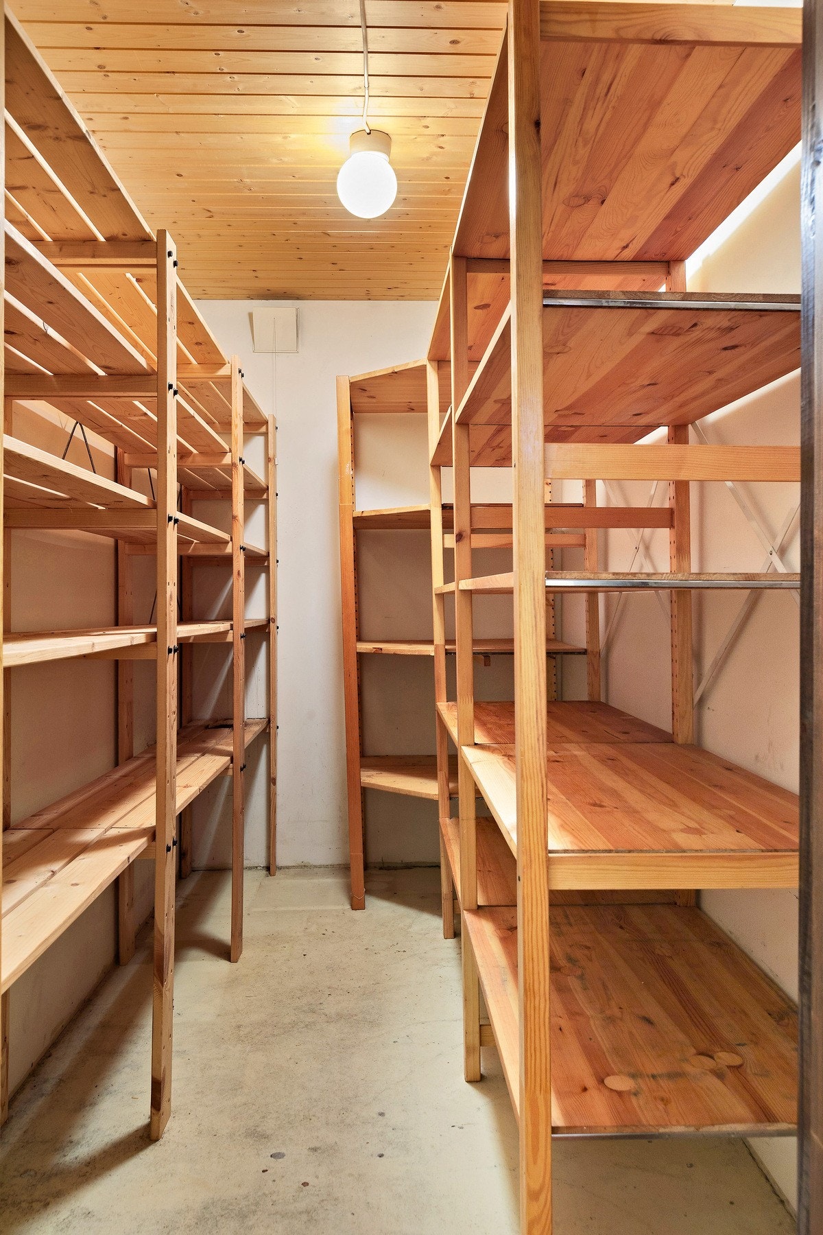 Bod i kjeller Galleribilde