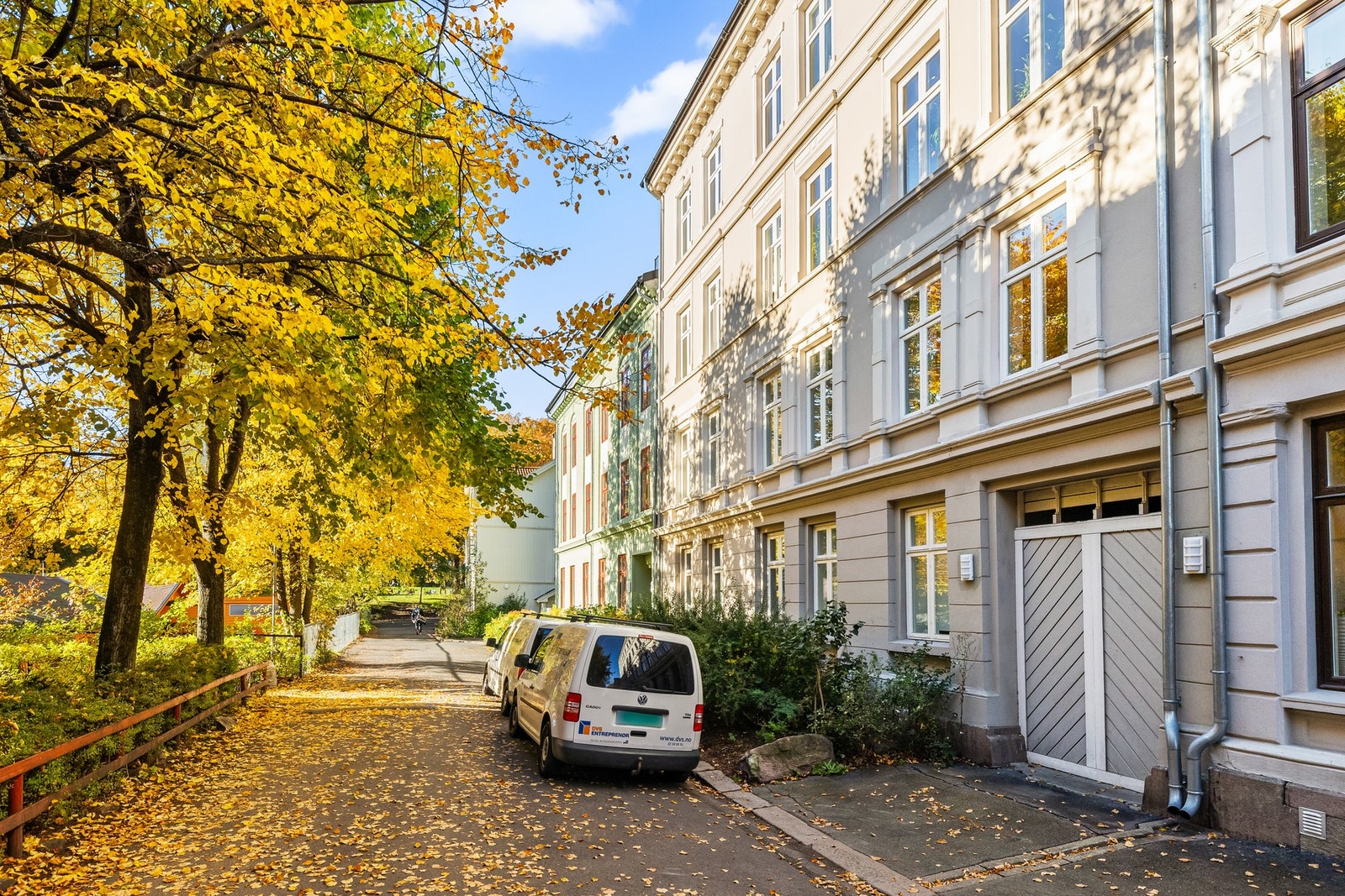 Veien forbi leiligheten er stengt for biltrafikk Galleribilde