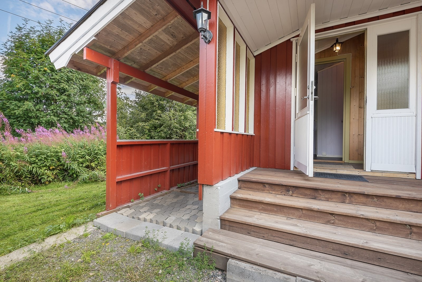 Overbygget inngangsparti. Galleribilde