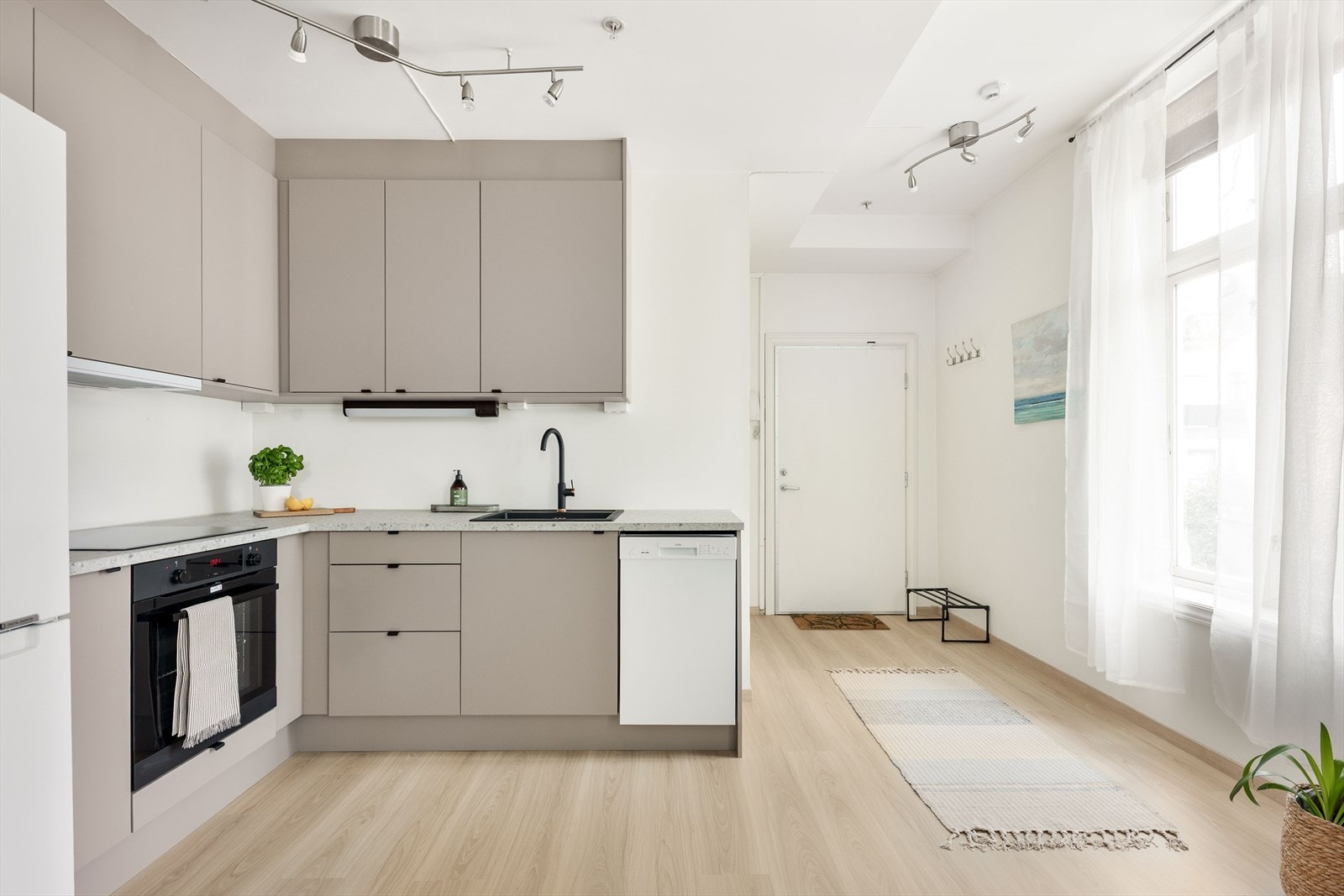 Richard Løyning Arntsen har gleden av å presentere Kongens gate 3! Galleribilde