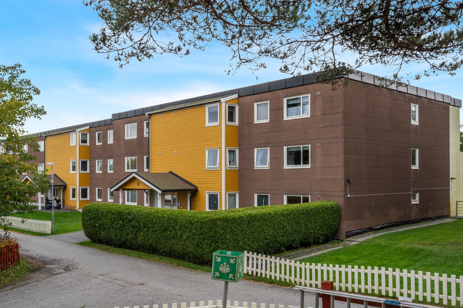 Her får du en komplett leilighet som passer perfekt for deg som ønsker et enkelt, lettstelt og rimelig hjem med nærhet til natur og gode turmuligheter rett utenfor døren. Galleribilde