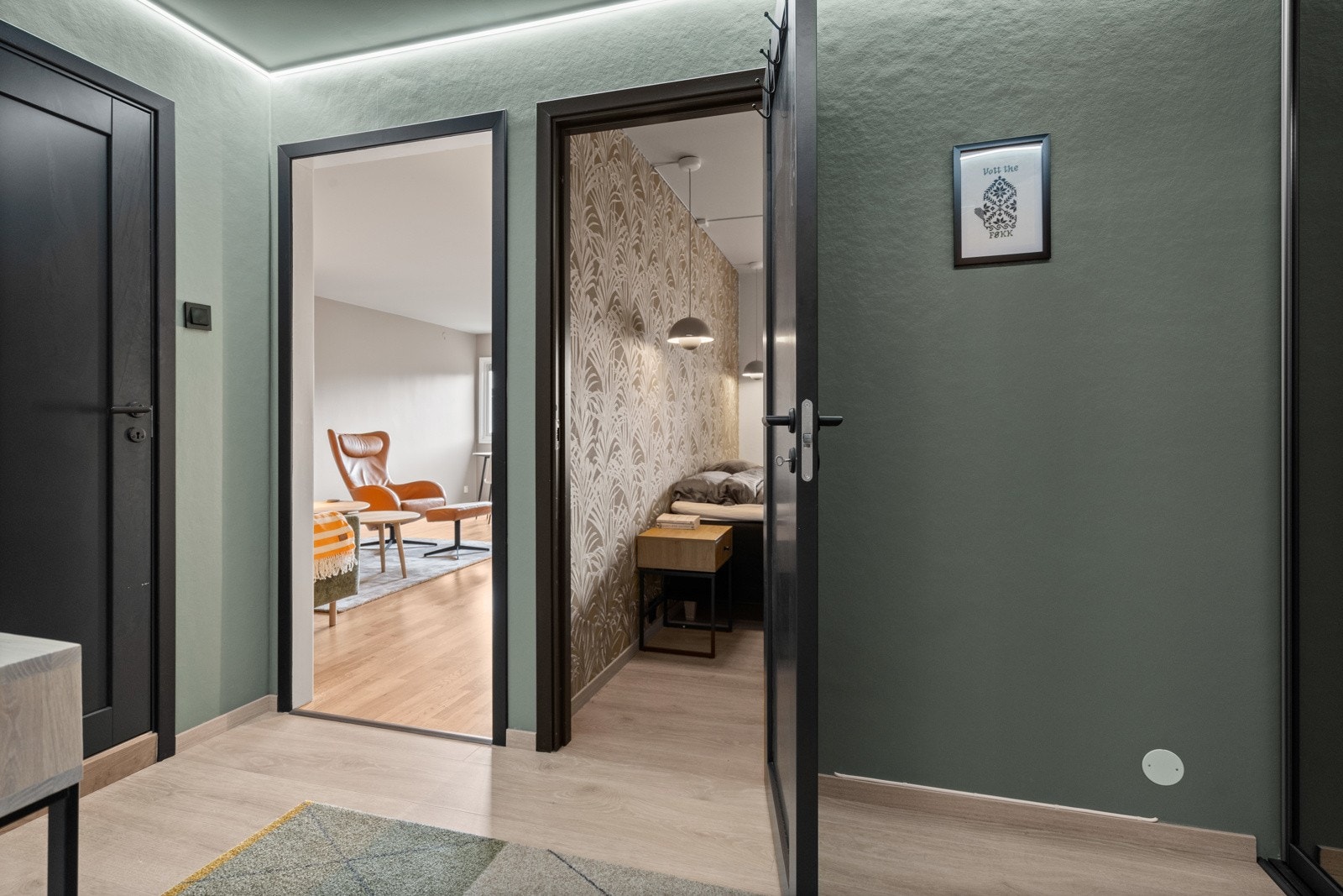 Leiligheten har gjennomgående moderne og behagelige fargetoner. Galleribilde