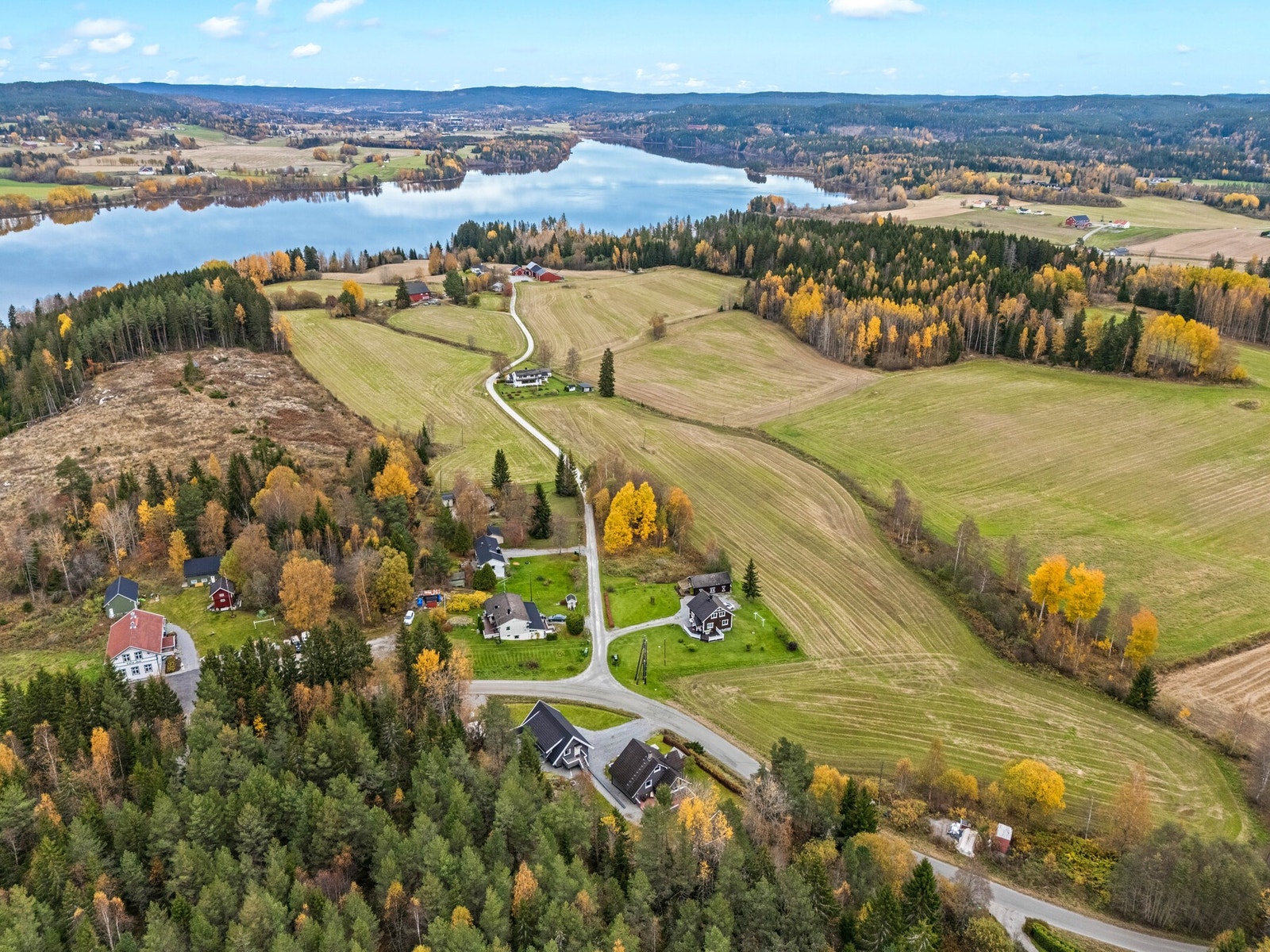 Rett på utsiden av døren har du flotte tur- og rekrasjonsområder. Galleribilde