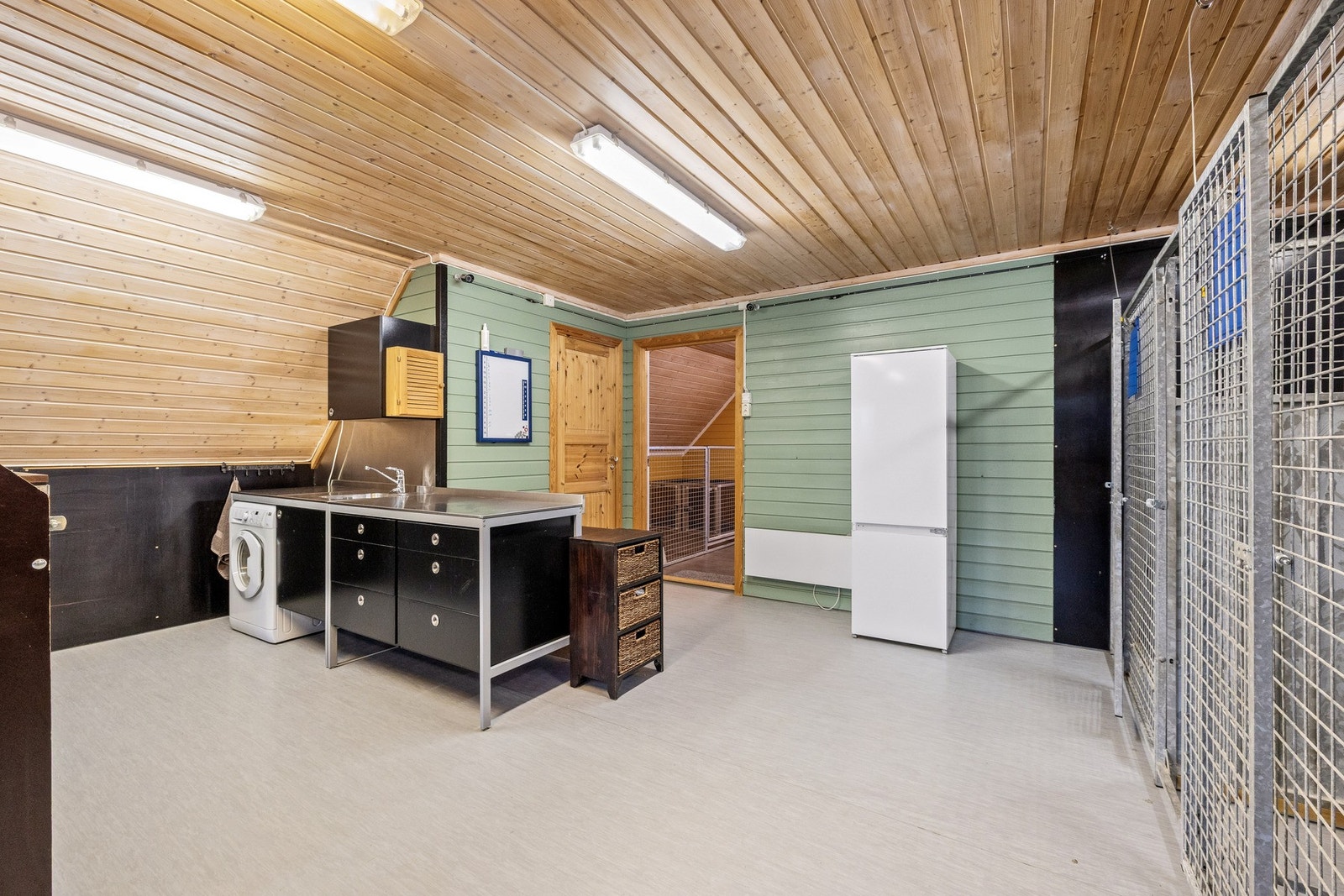 Det er lagt både strøm og vann i garasjen. Galleribilde