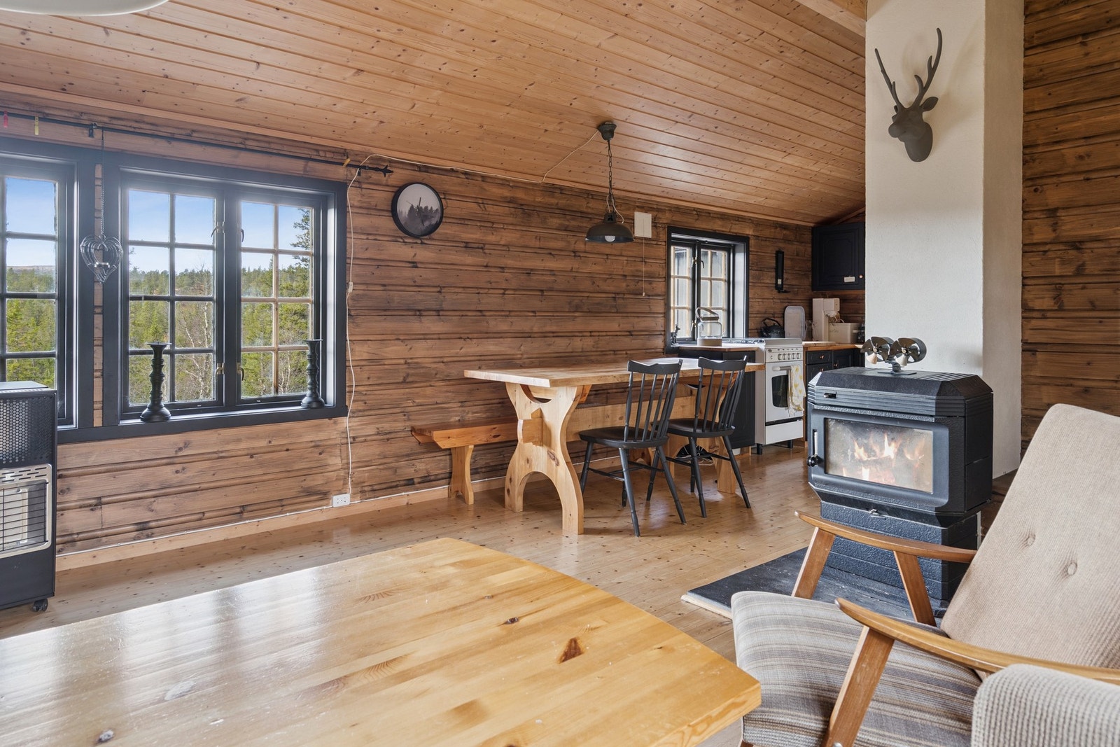 God plass til flere sittegrupper. Galleribilde