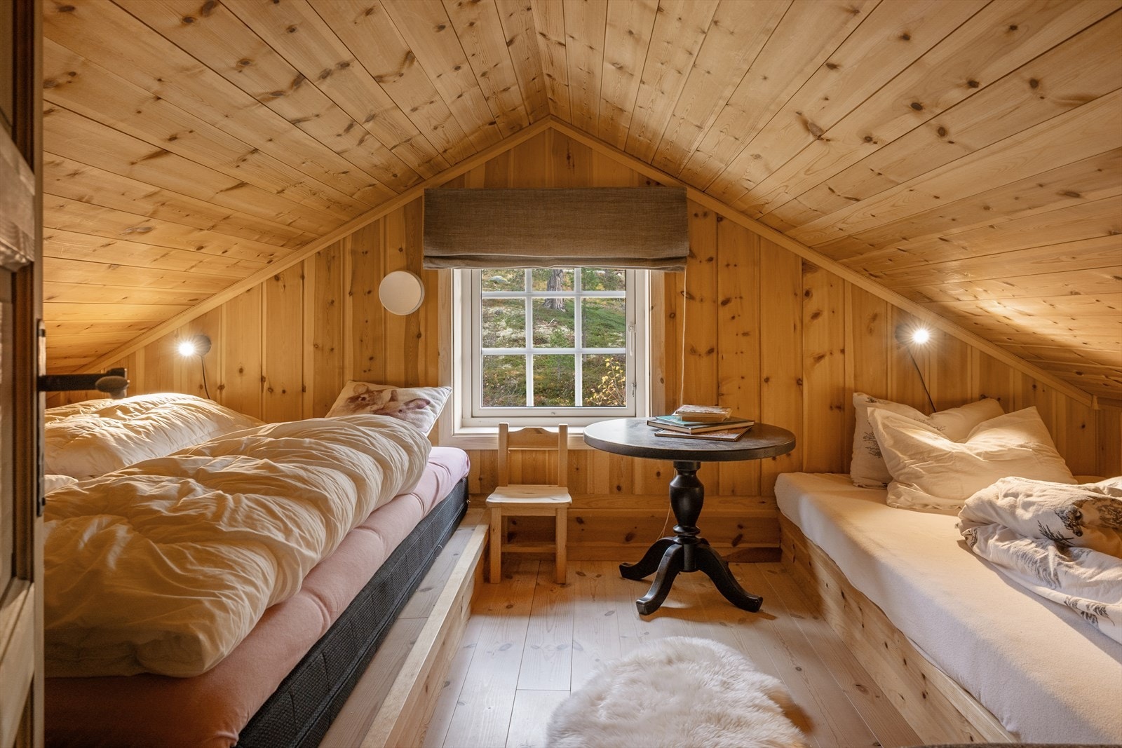 Hemsen er også brukt til soverom. Her er det ikke målbart areal grunnet lav takhøyde. Galleribilde