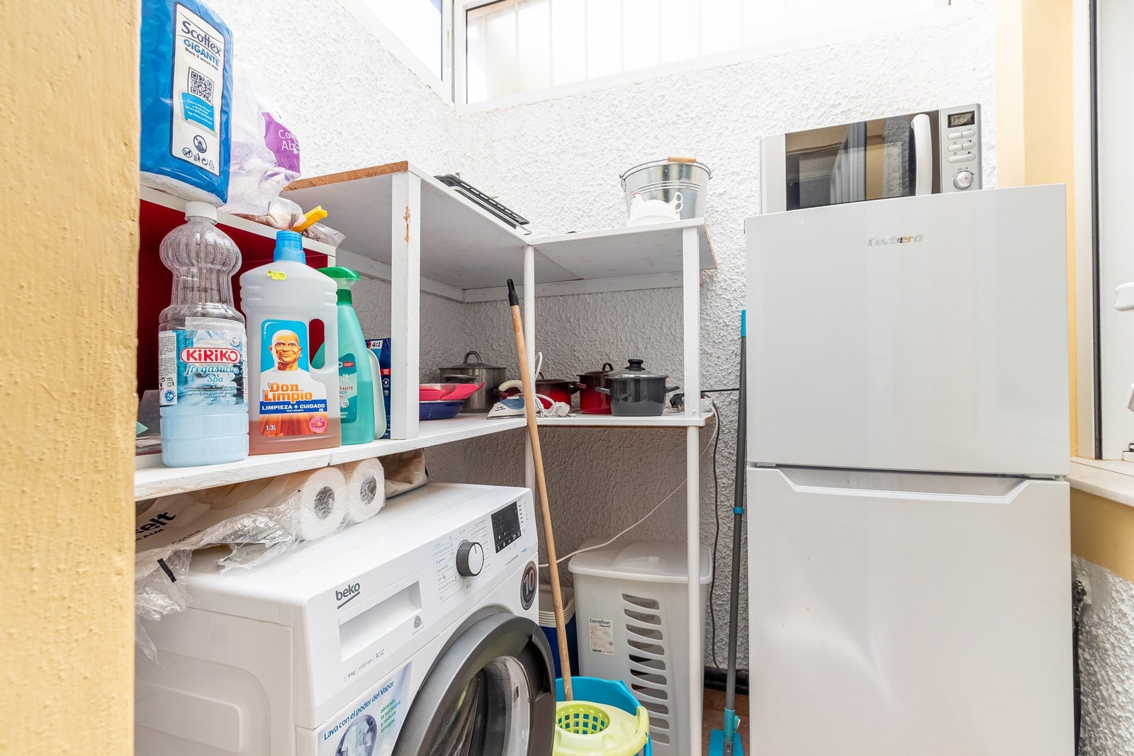 Spaniamegler1 har eget advokatkontor som sikrer kjøpsprosessen Galleribilde