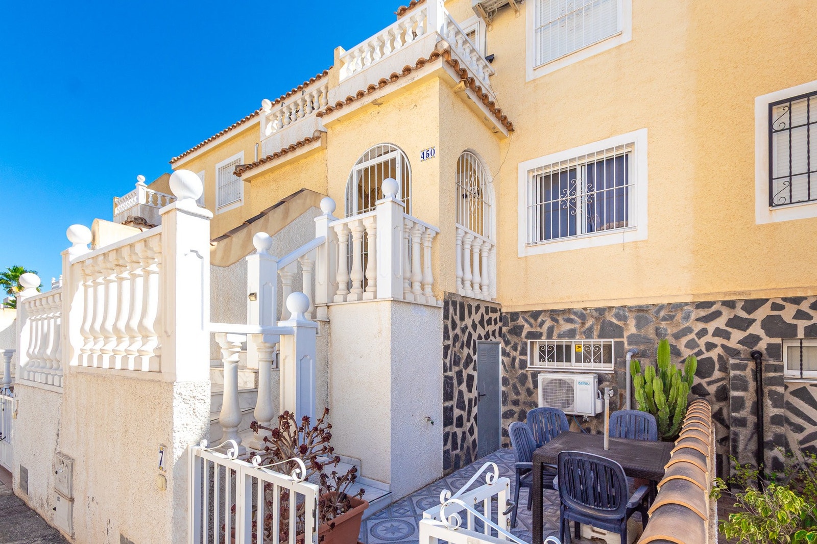 Se fullstendig adresse på eiendommene våre på Spaniamegler1.no Galleribilde