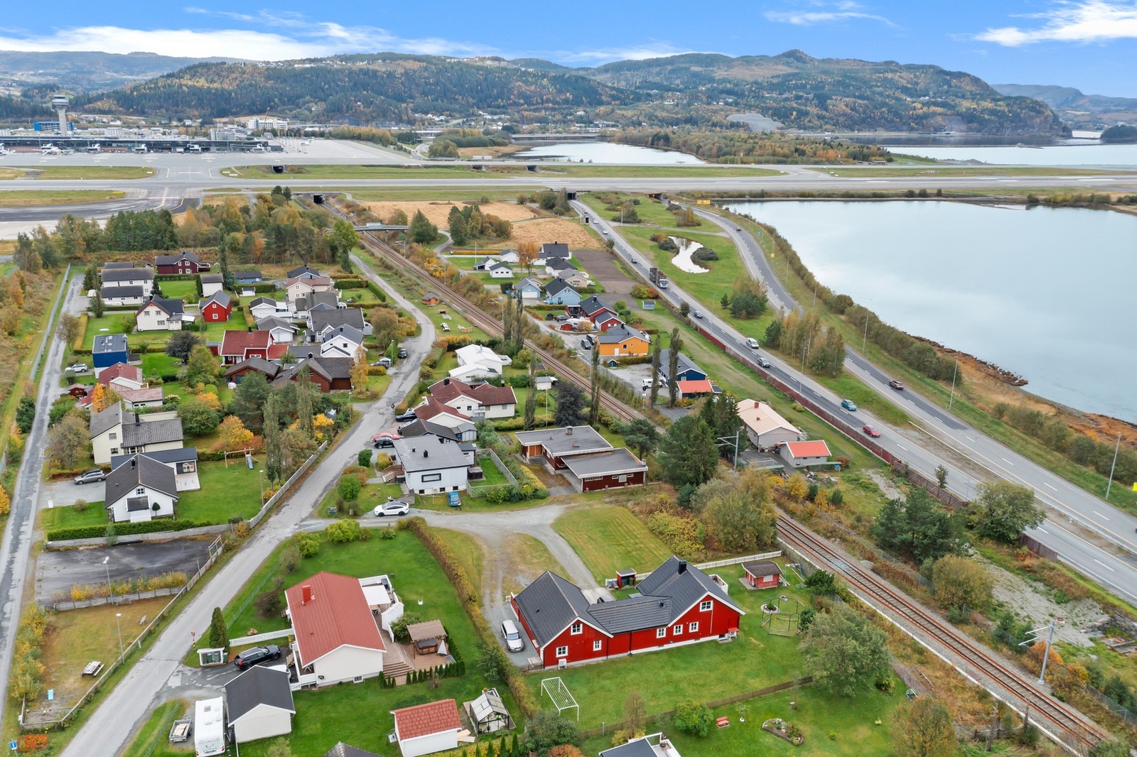 Rolige omgivelser med lite trafikk - ideelt for barnefamilier. Galleribilde