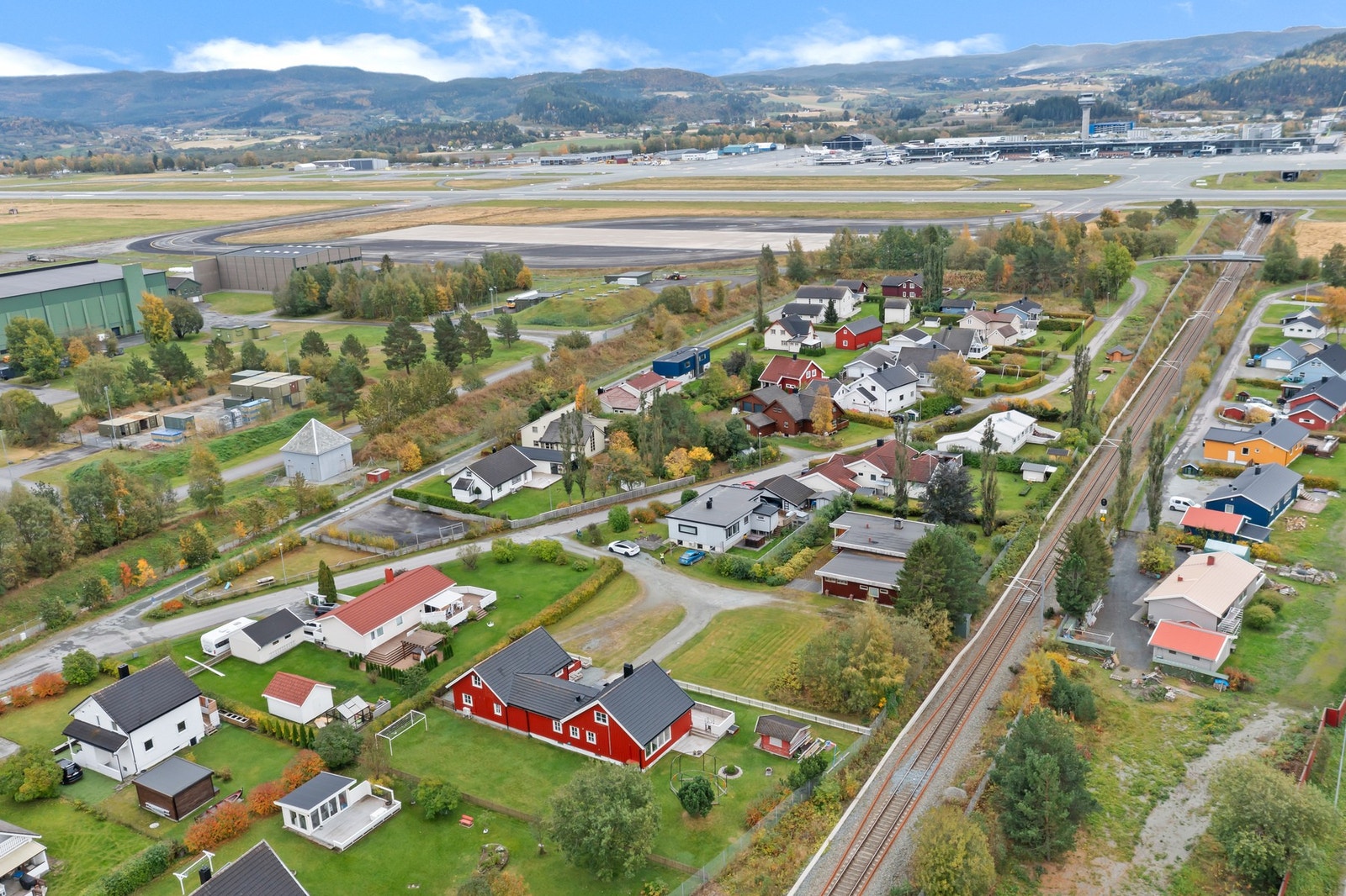 Rask tilgang til buss og tog gjør pendling til Levanger og Trondheim enkelt. Galleribilde