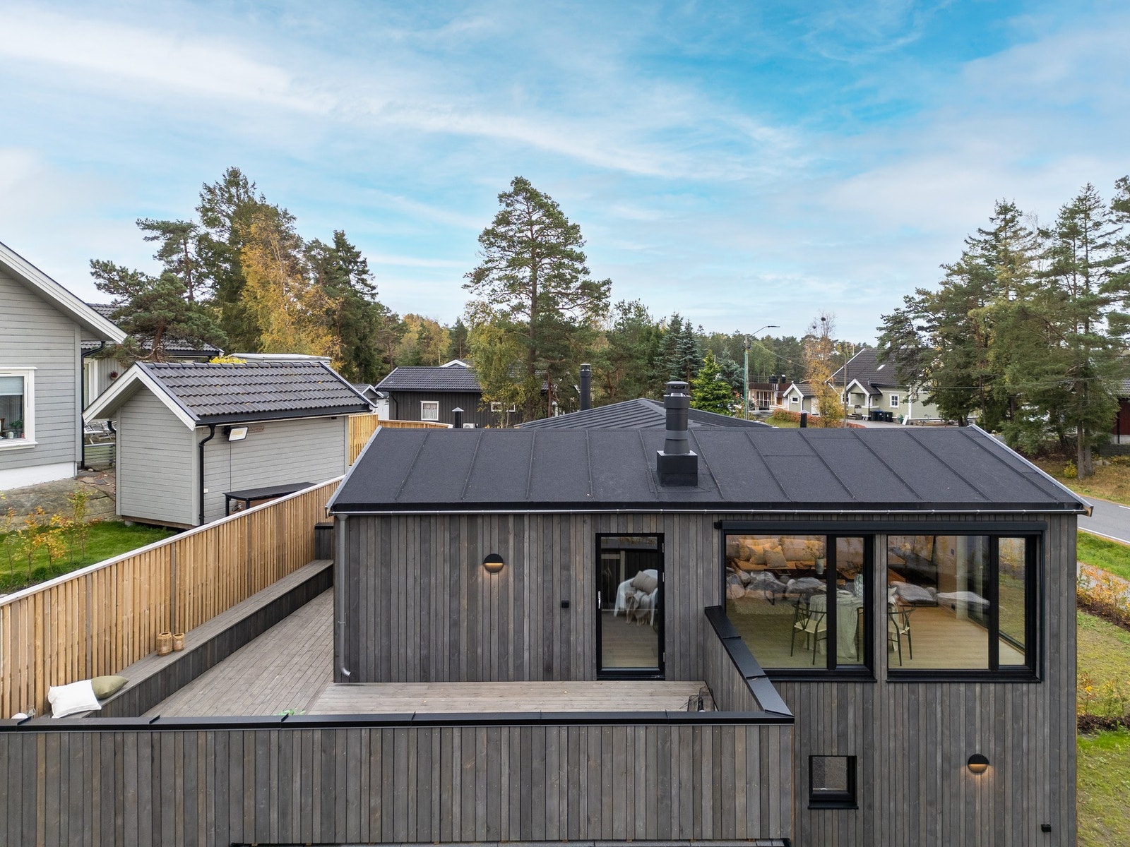 Det er brukt terrassebord fra Alvdal Royal terrasse som er et svært robust produkt med CU-impregnert furu i klasse A. Galleribilde