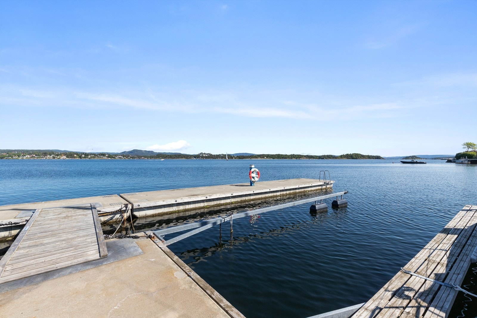 Båtplass på privat brygge for sameiet. Galleribilde