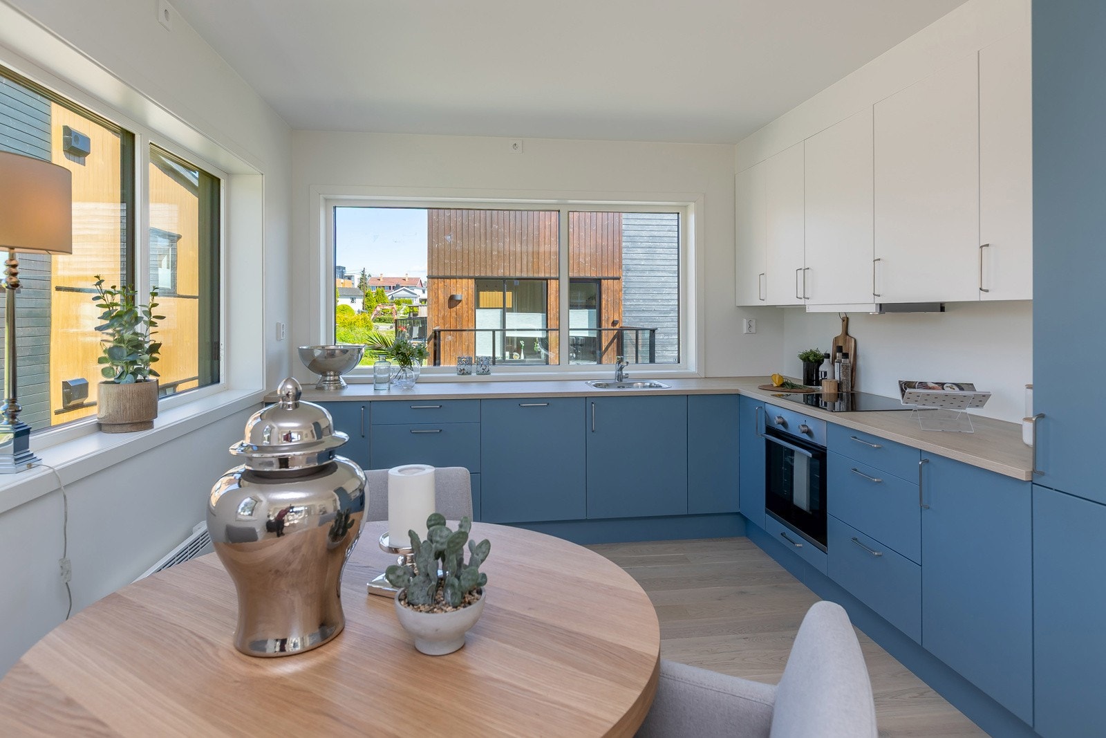 Godt med benkeplass på kjøkken Galleribilde