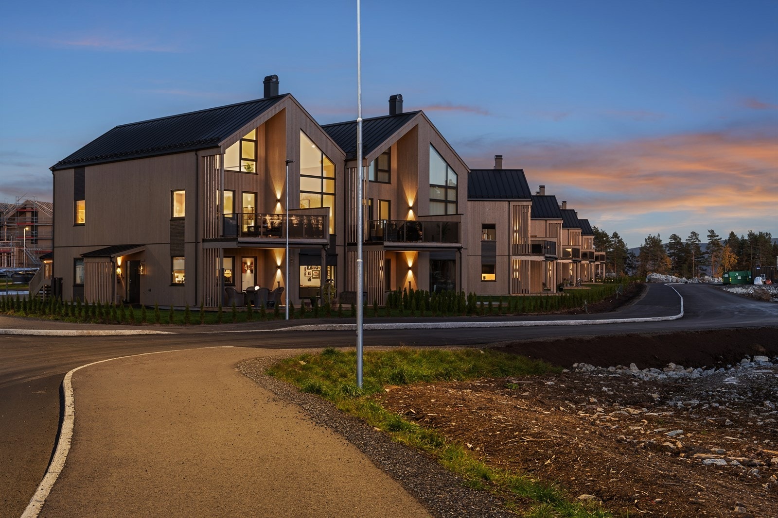 Et fantastisk sted for barnefamilier med barnehage og skole, utallige turmuligheter og foreldre med senkede skuldre når de slipper barna ut for å leke. Galleribilde