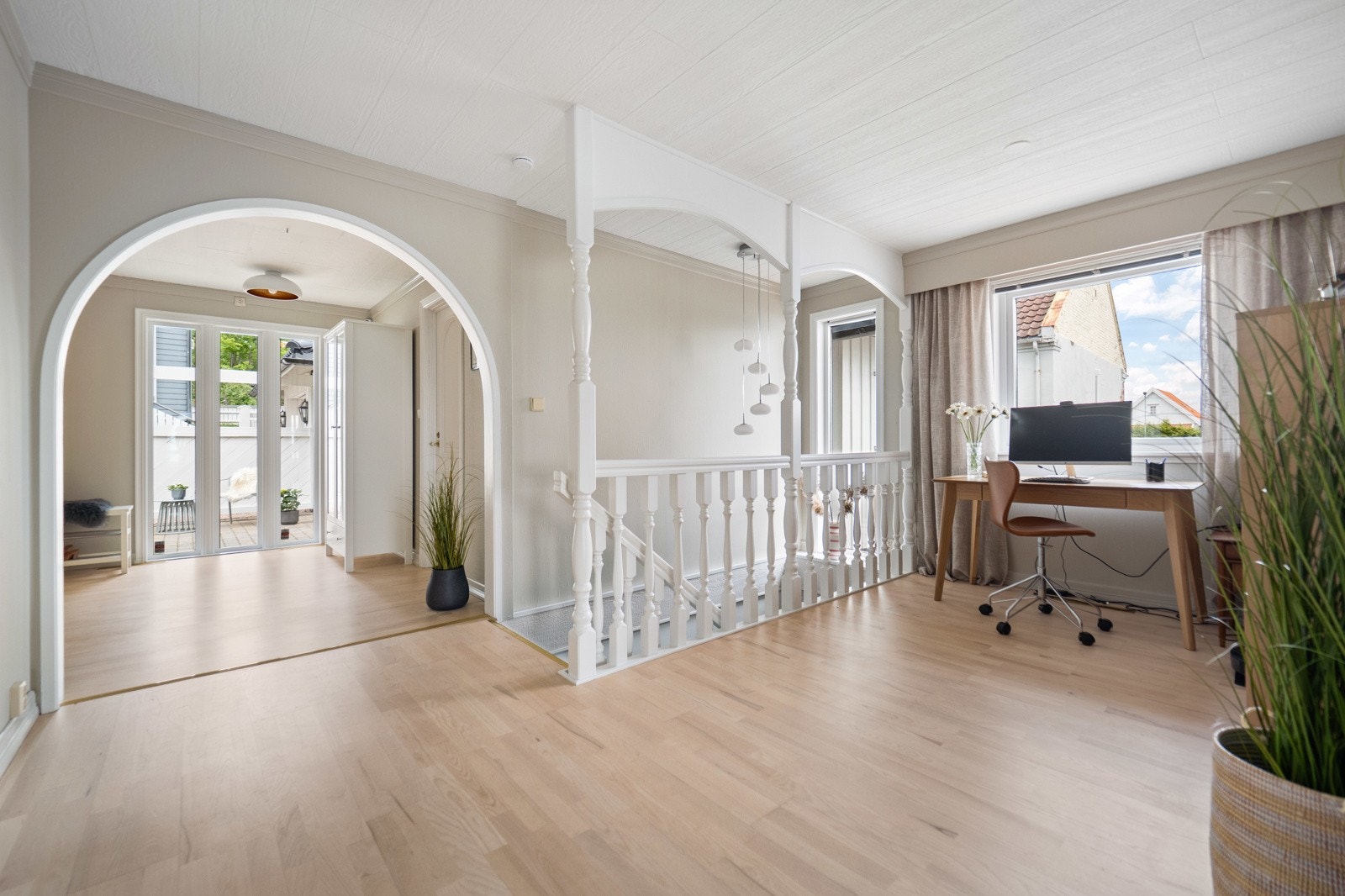 Trapp ned til underetasjen - plass til kontor Galleribilde