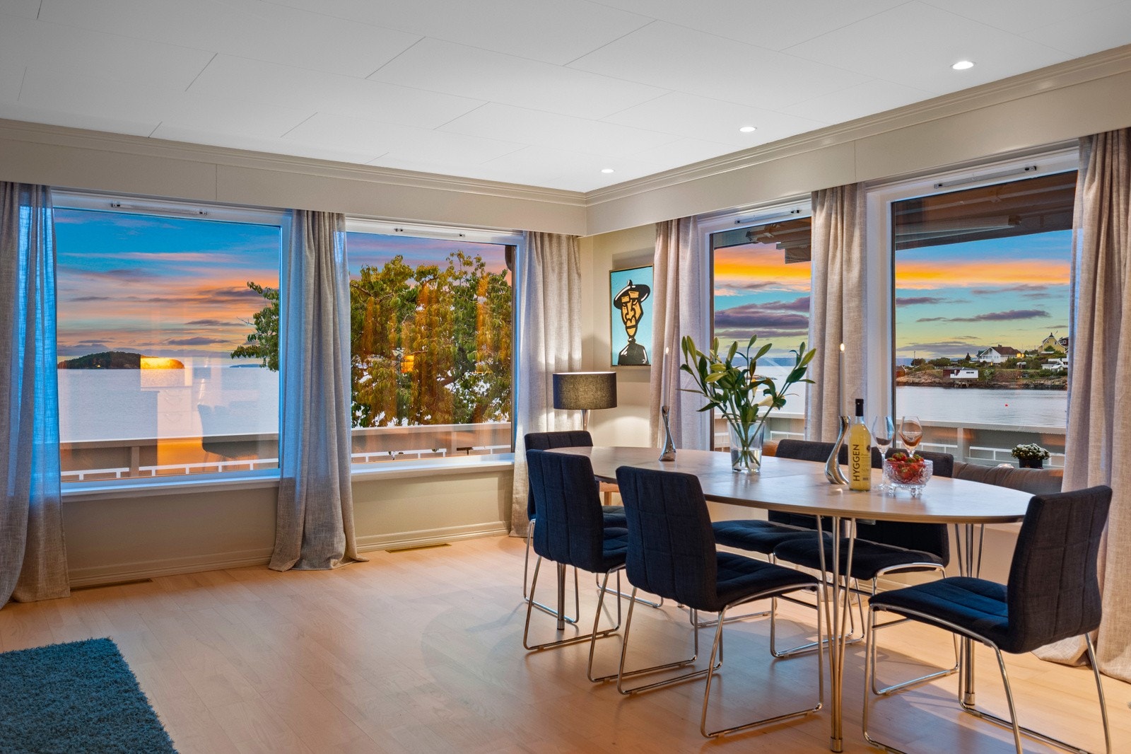 Kveldsbilde spisestue Galleribilde