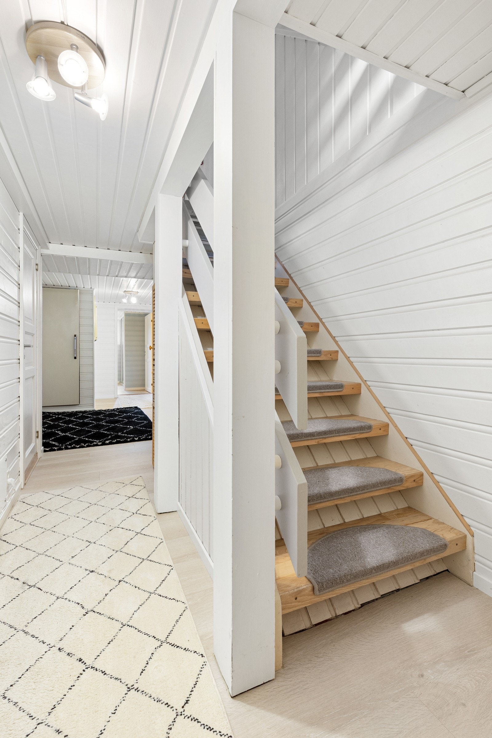 Trapperom fra 1. til underetasje Galleribilde