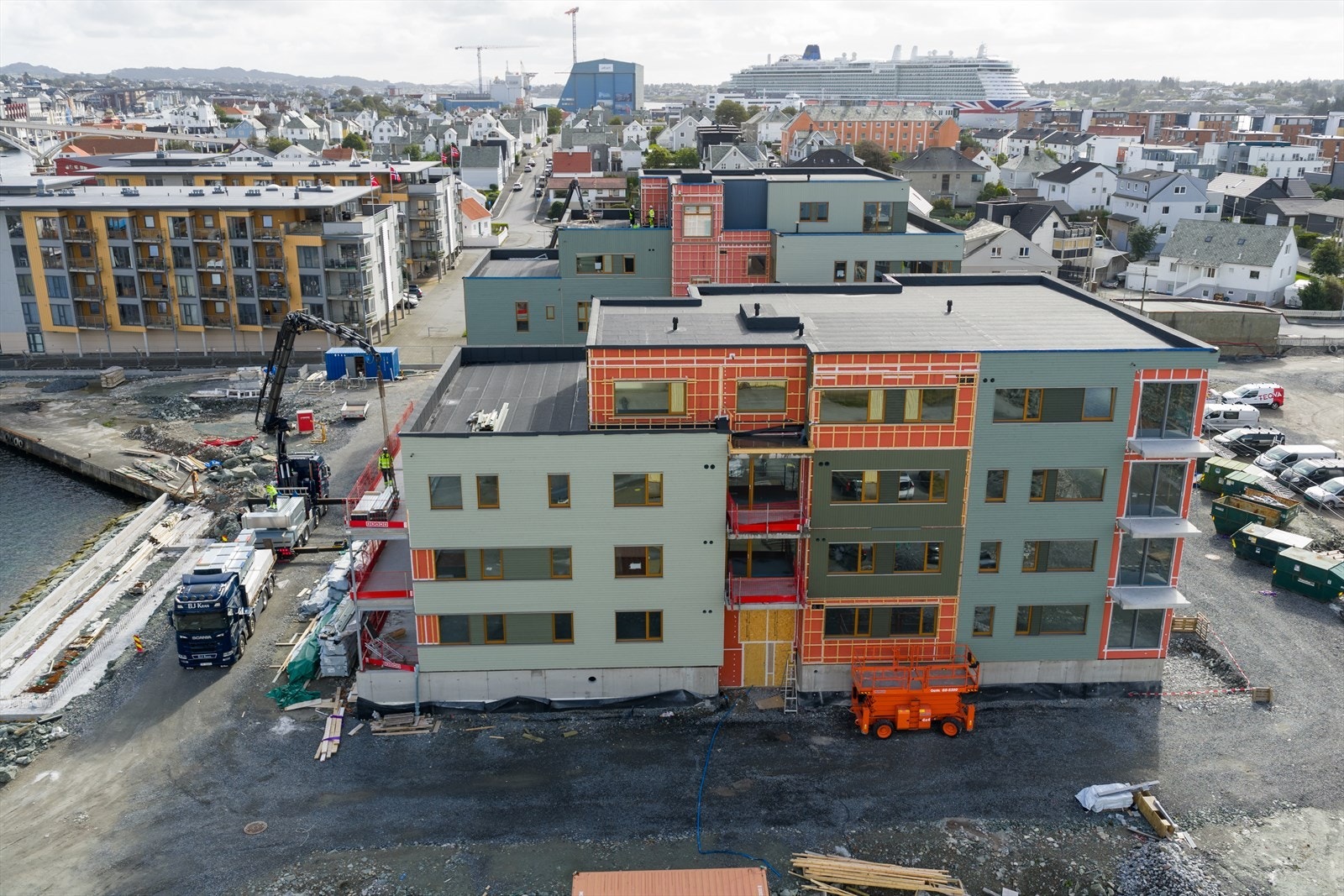 Leilighetene er moderne, lyse og gjennomtenkt planlagt, med store vindusflater som slipper inn dagslyset. Galleribilde