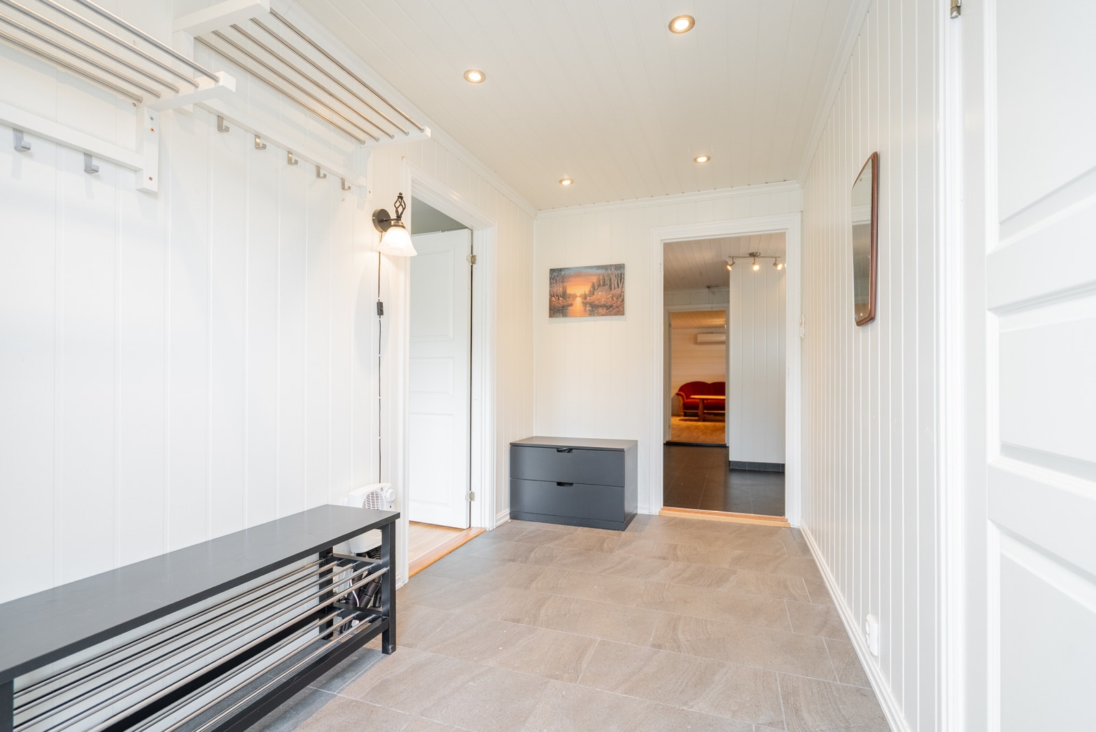 entre sett frå inngangsdør Galleribilde