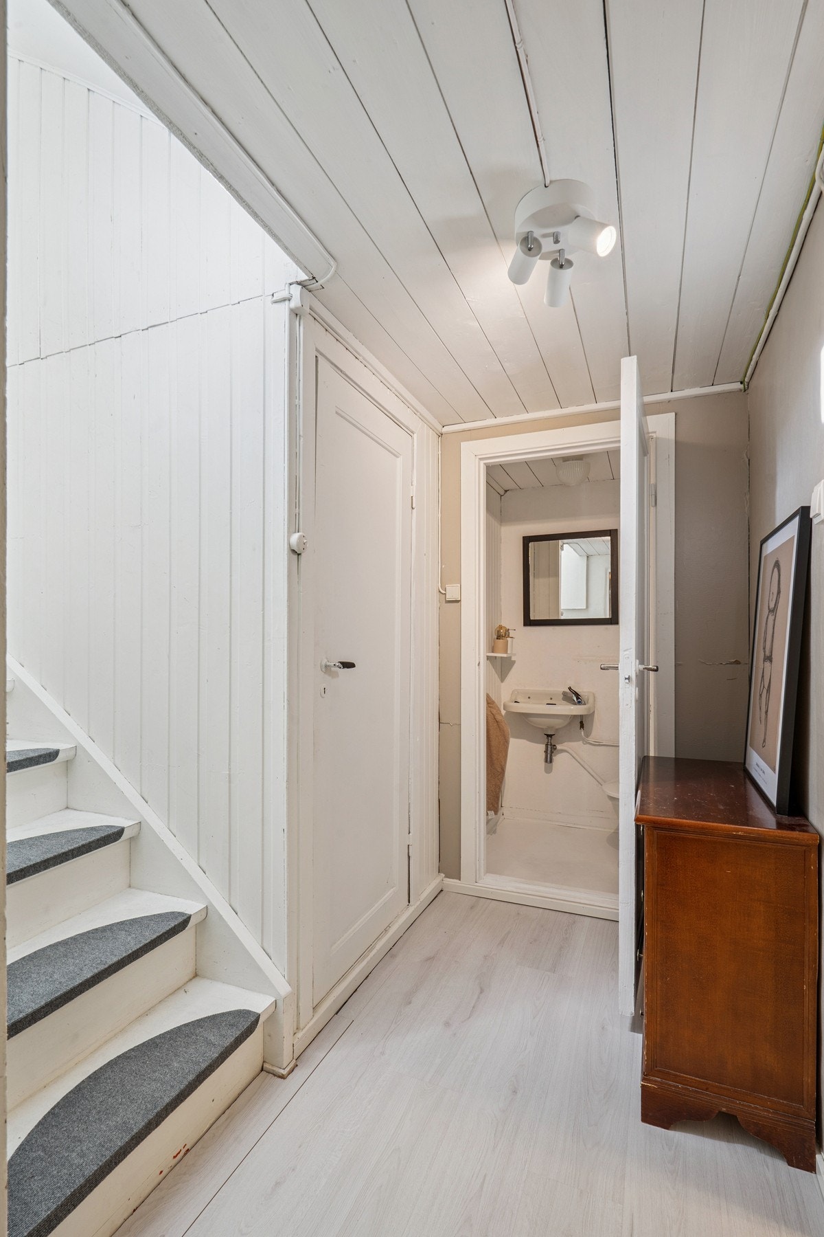 Boligen har også full kjeller. Galleribilde