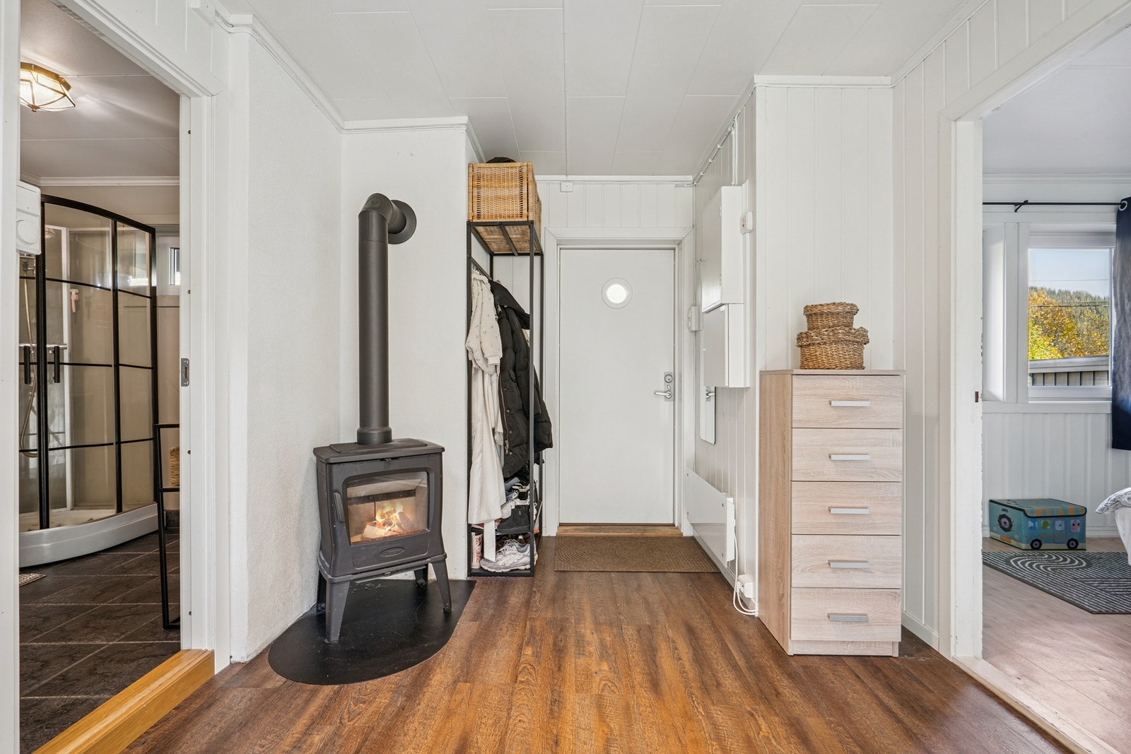 Hovedinngang med entre i 1. etasje. Galleribilde