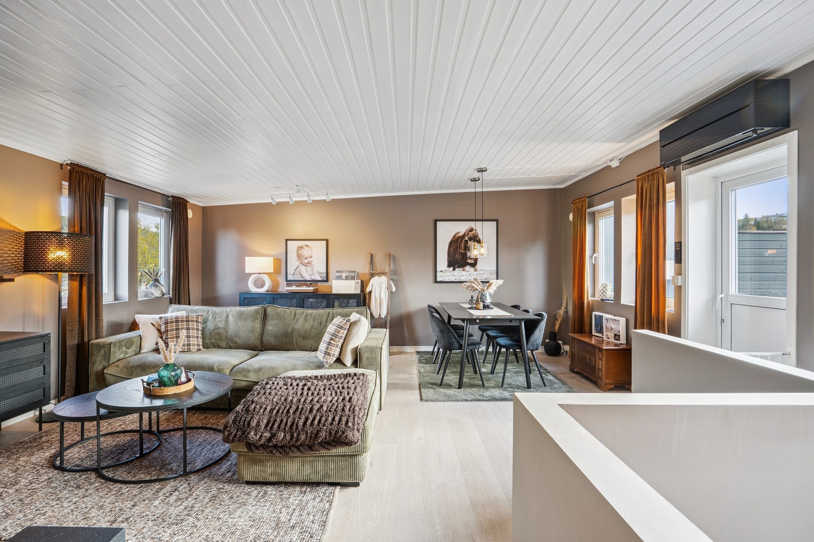 i stuen er det varmepumpe som ble installert i år. Galleribilde