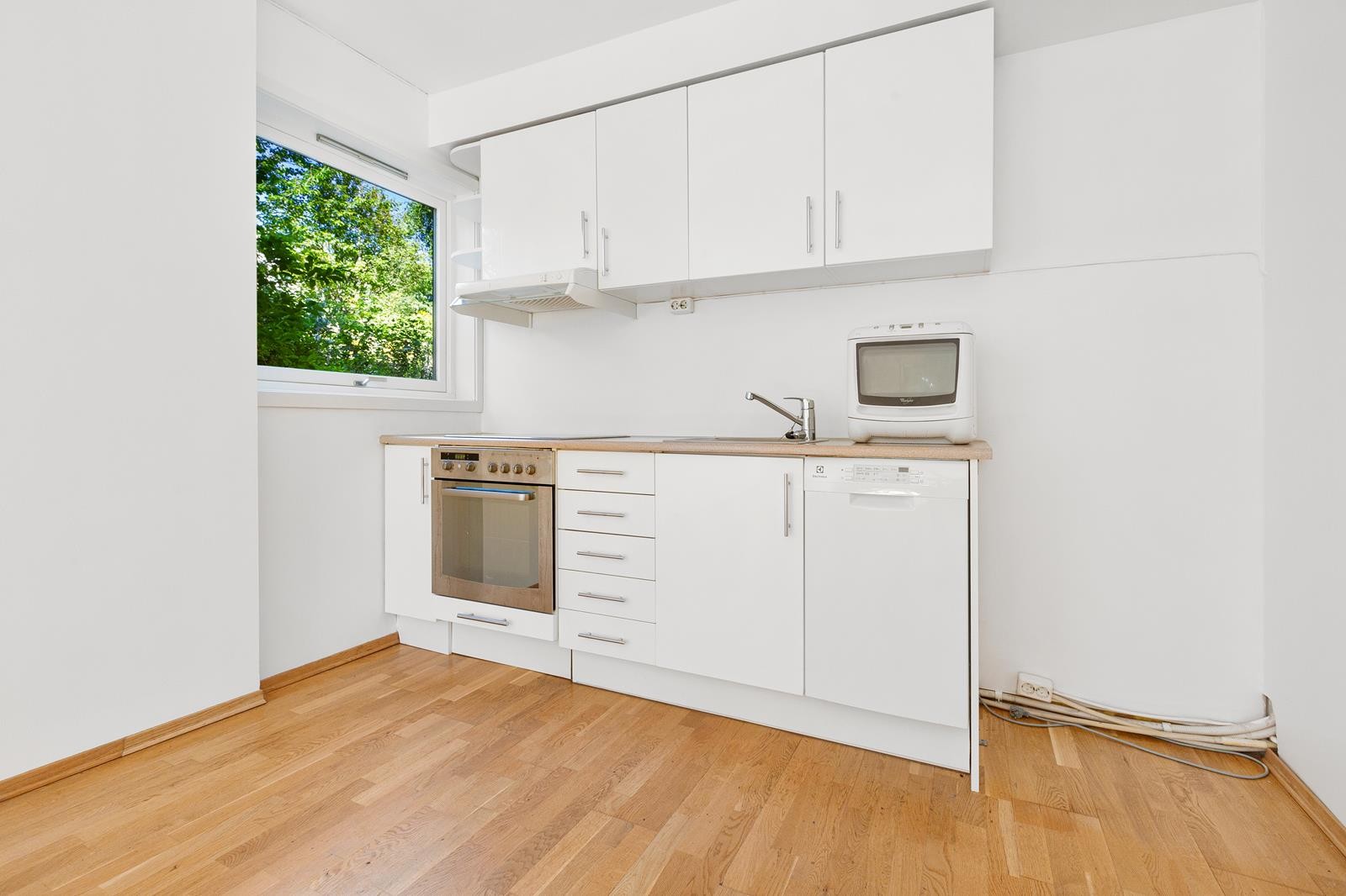 Pent og godt utstyrt kjøkken med alle hvitevarer (kjøleskap med frysedel vil medfølge) Galleribilde