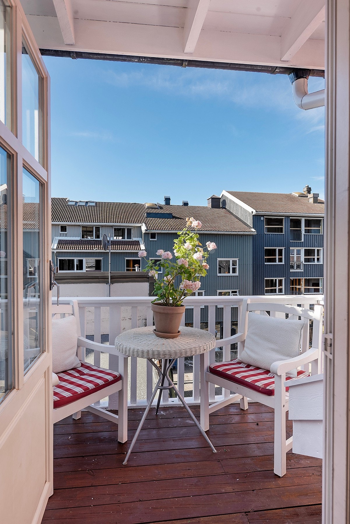 Leiligheten har to sjarmerende balkonger Galleribilde