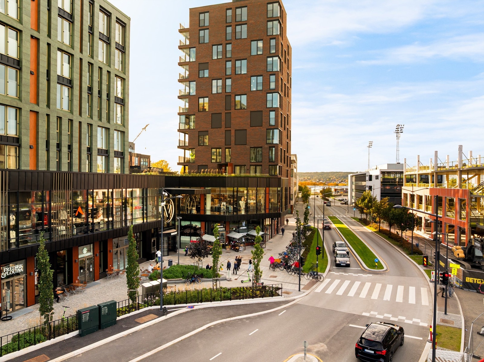 I Byhaven Vertikal kan du ta heisen rett ned til kjøpesenteret Værstetorvet, med et rikt utvalg forretninger og ikke minst Matværste. Galleribilde