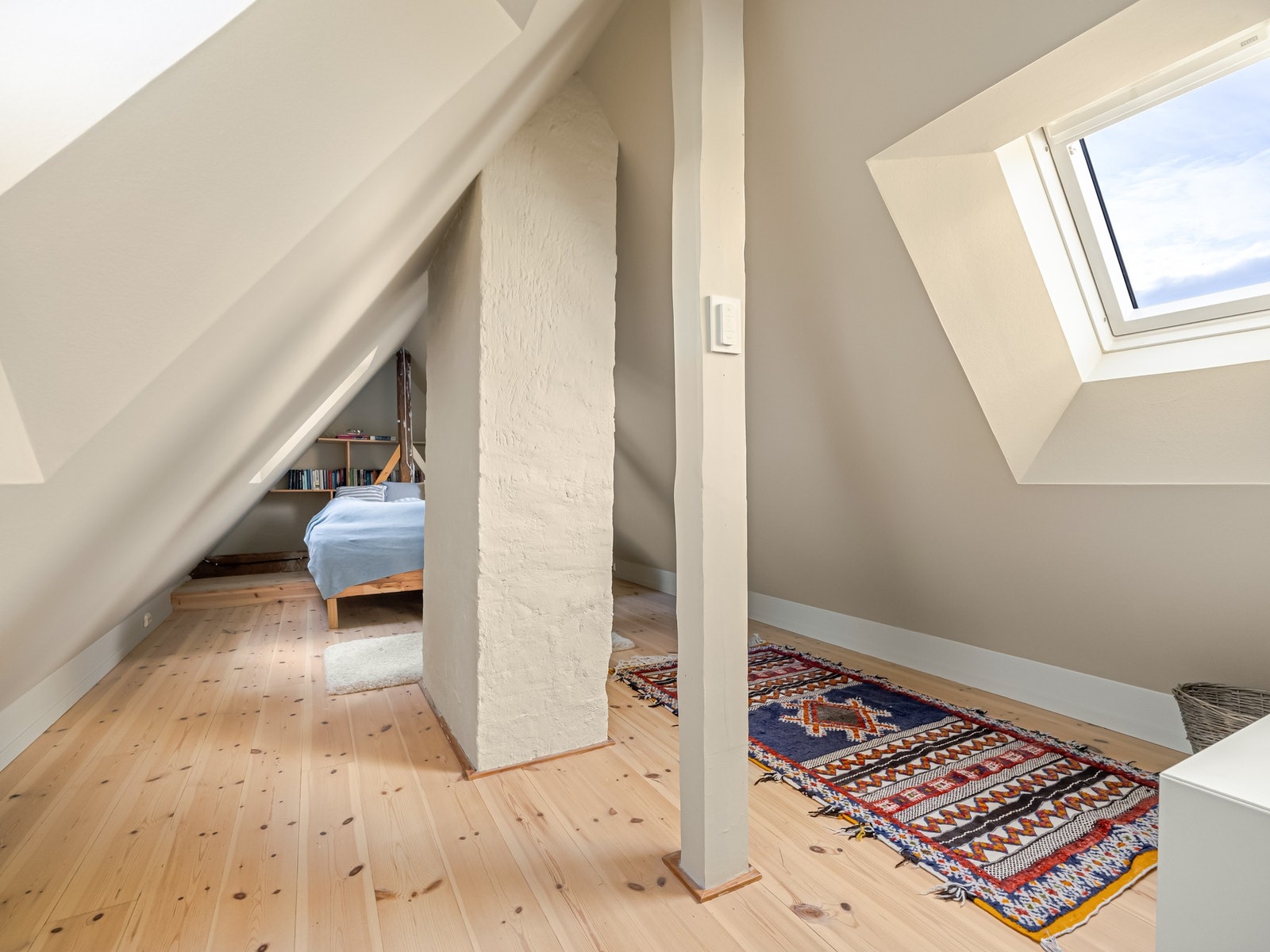 Dette er en romslig hems, med bra med vinduer. Galleribilde