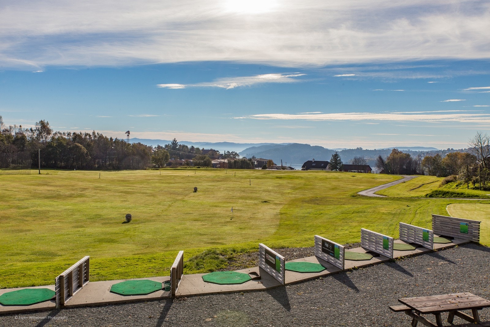 For den golf-interesserte er det bare rundt 1 km til Bjørnefjorden Golfklubb. Galleribilde
