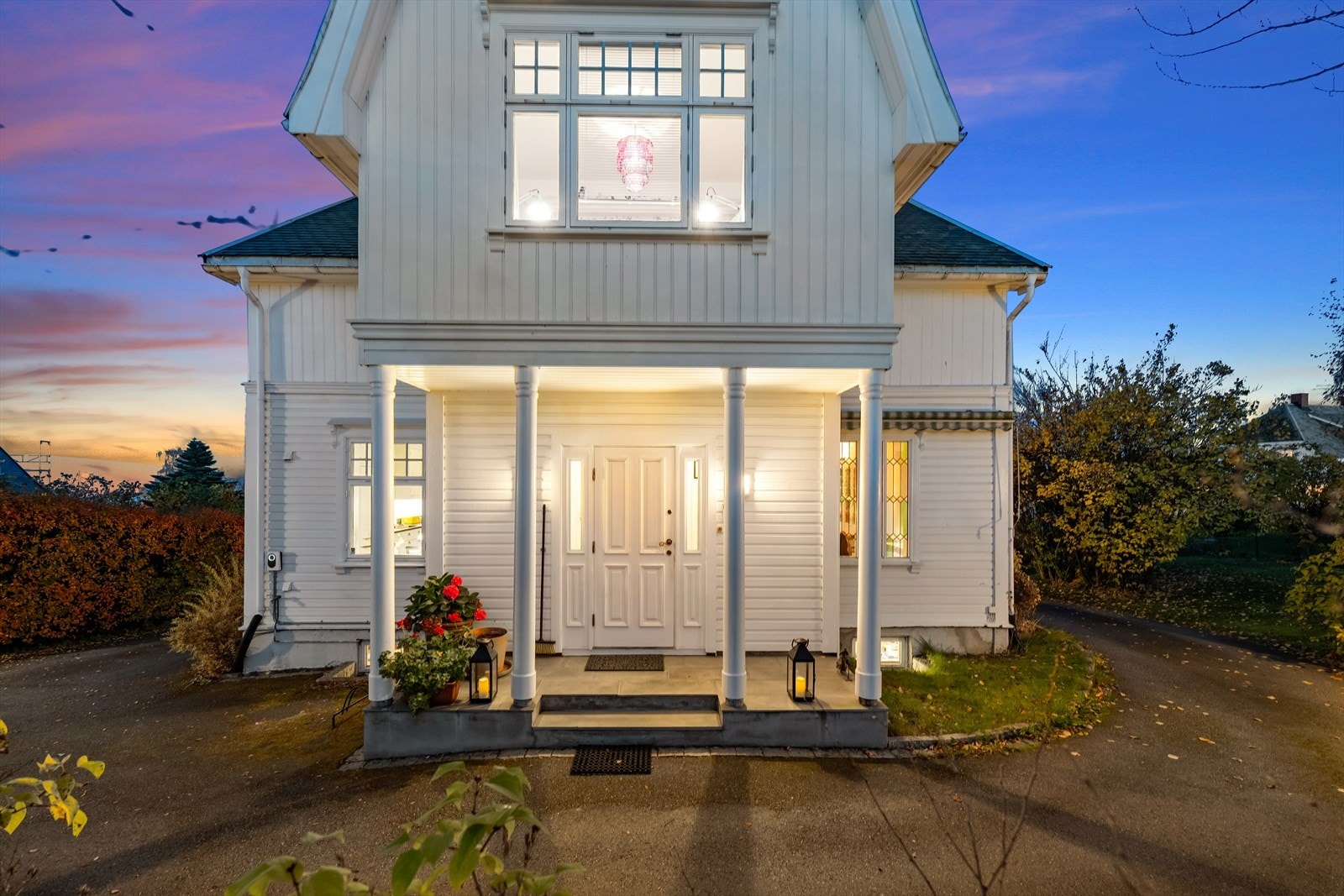 Pent opparbeidet inngangsparti. Galleribilde