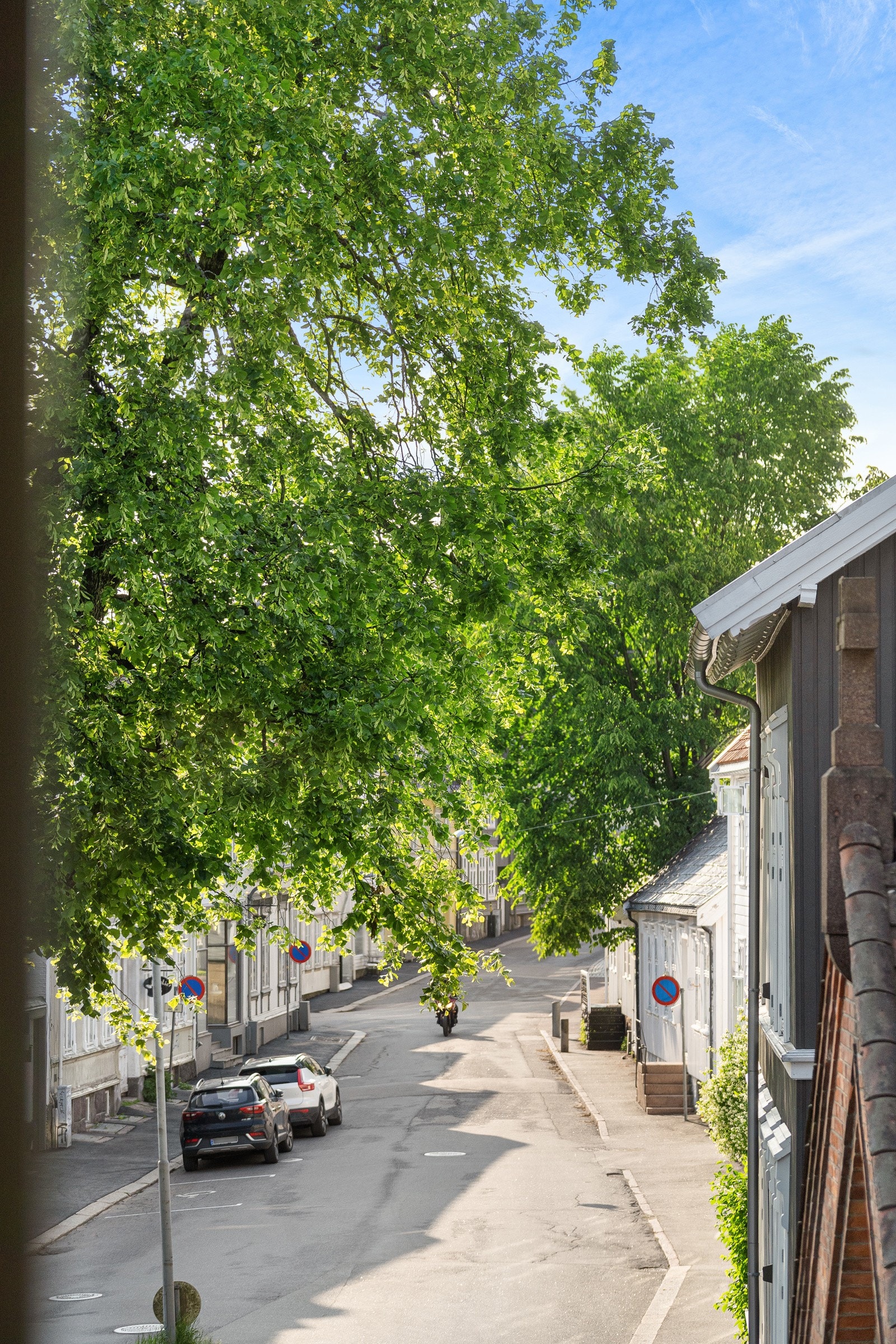 Utsyn fra loftsetasjens takvinduer Galleribilde