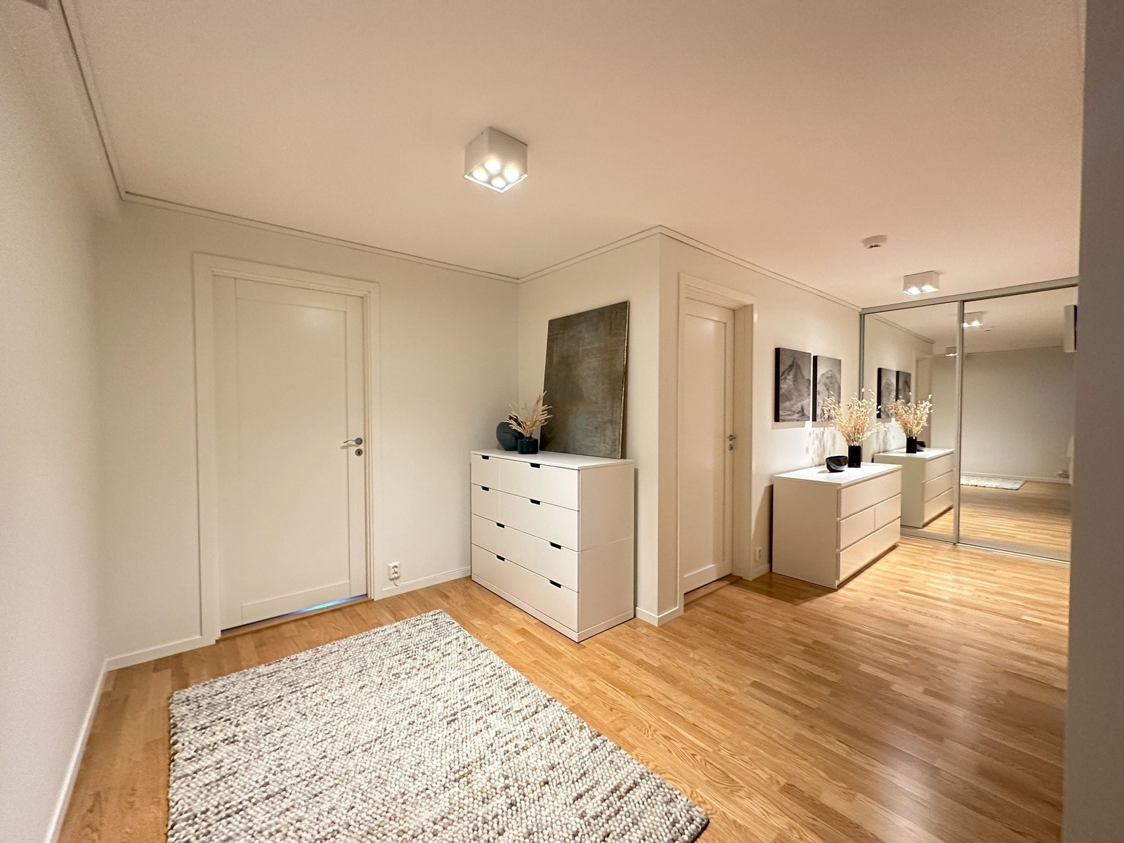 Gang/Hall - underetasje Galleribilde