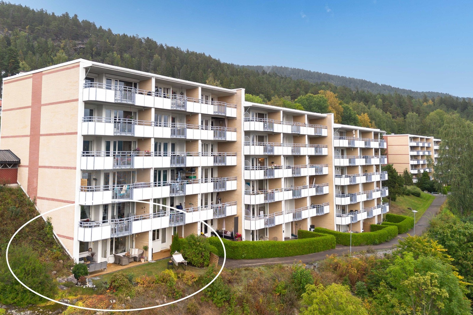 Leiligheten med en rolig og skjermet internbeliggenhet. Galleribilde