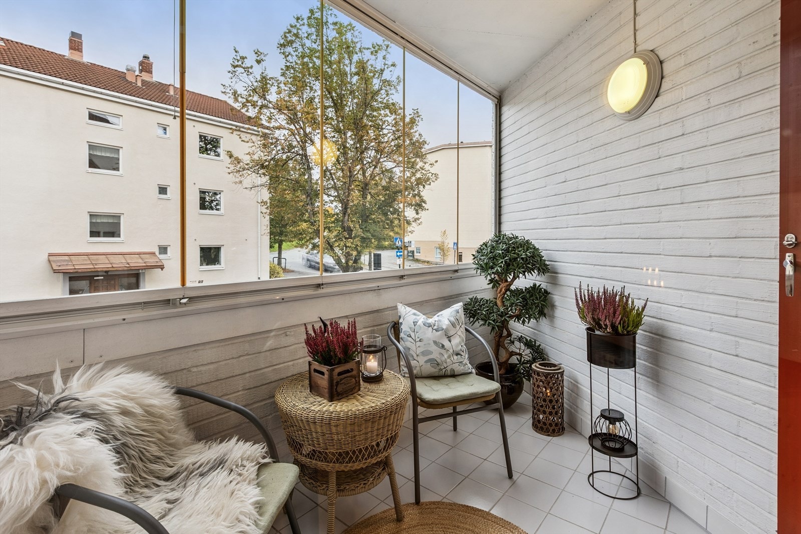 Den flislagte balkongen er på gode 5m² og har fått TG1 av takstmann. Galleribilde