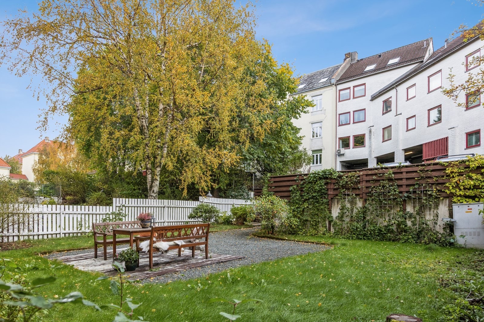 I sameiets bakgård er det opparbeidet flotte fellesarealer. Galleribilde