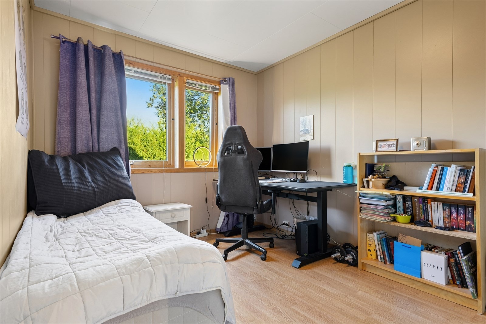 Boligen inneholder 4 soverom - to i 1. etasje og to i 2. etasje. Galleribilde