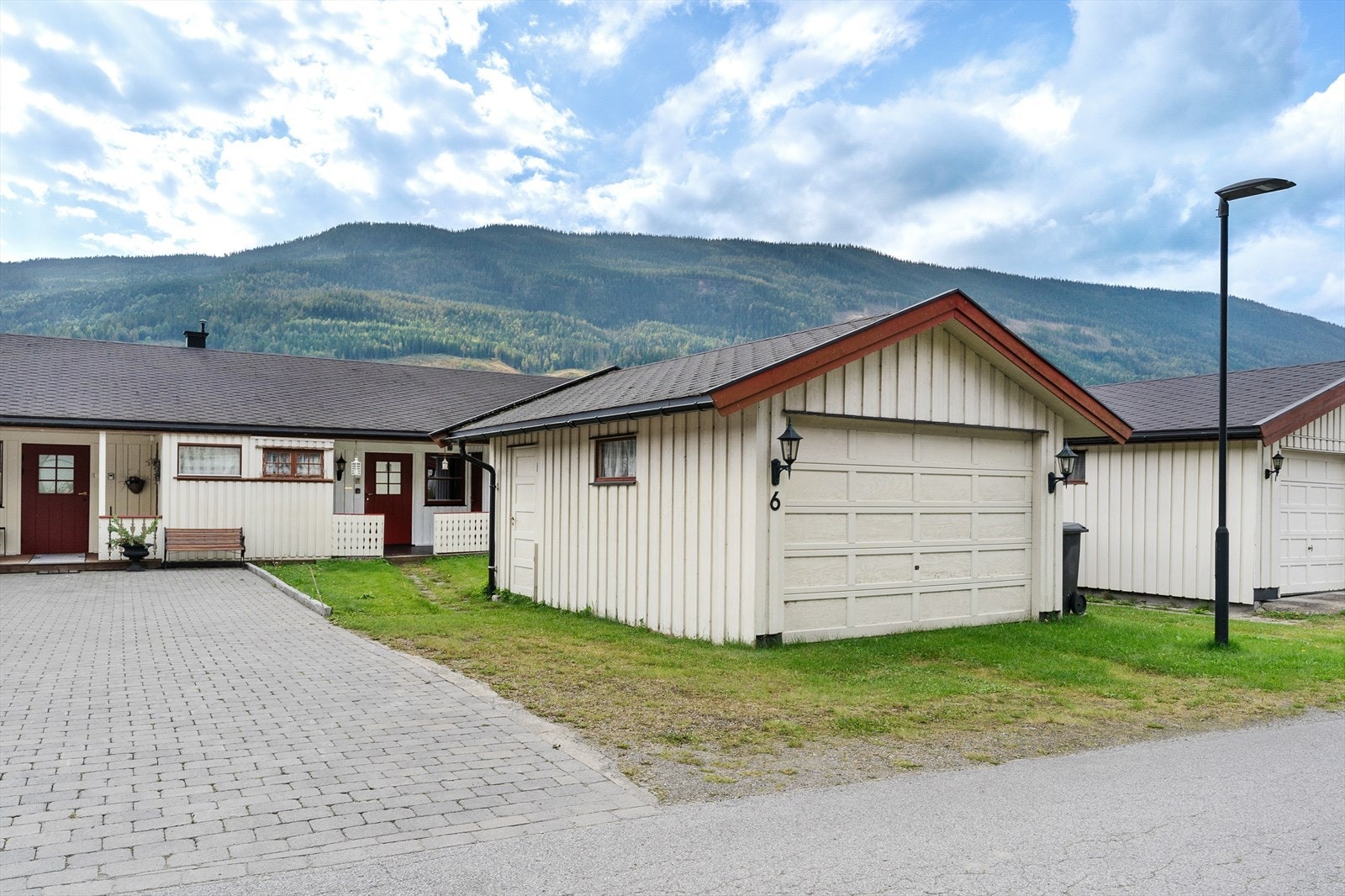 Hagemoen 6 ligger attraktivt til på Tollmoen, ca 850m fra Ringebu sentrum. Galleribilde