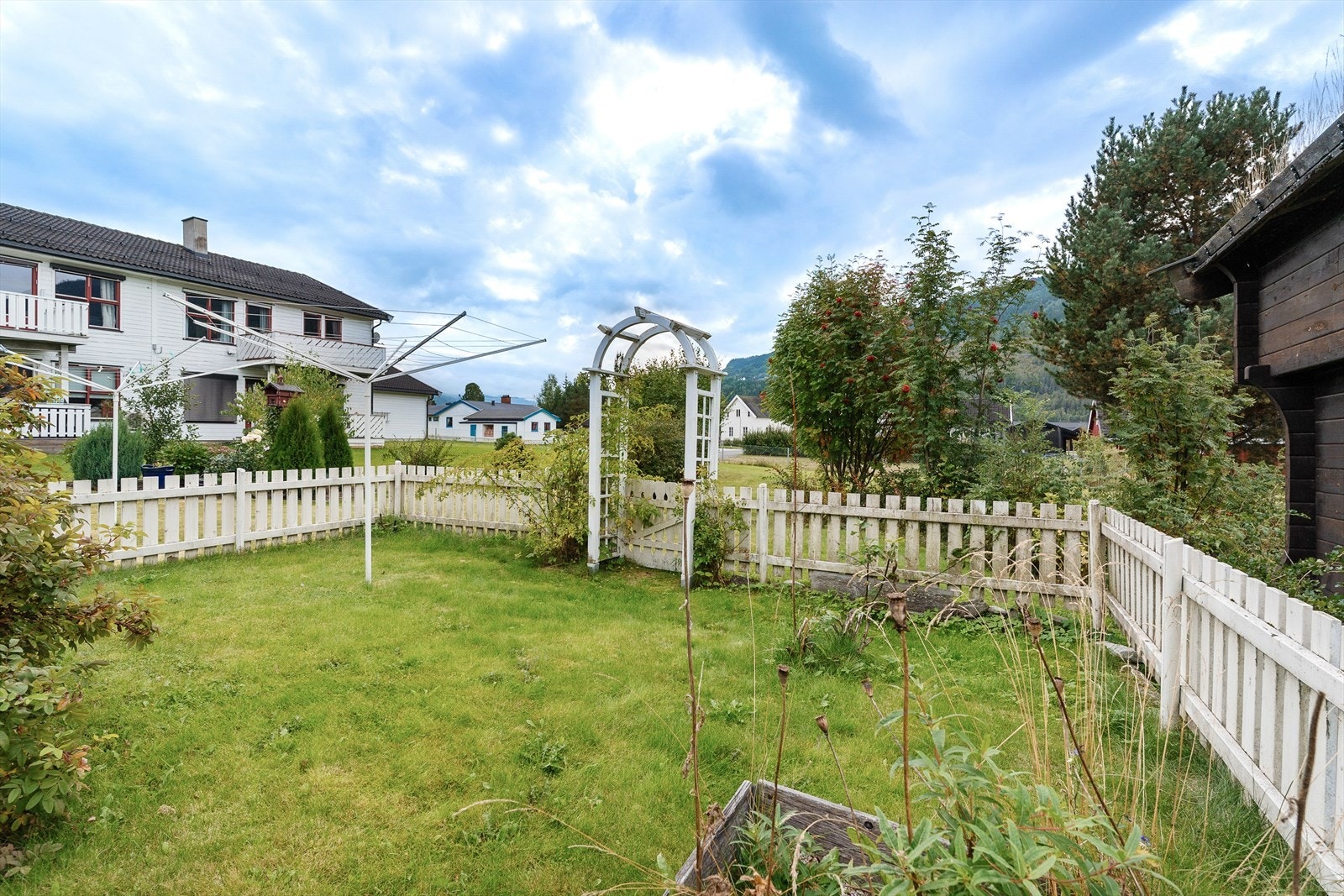 Det er port videre ut til sameiets fellesarealer. Galleribilde