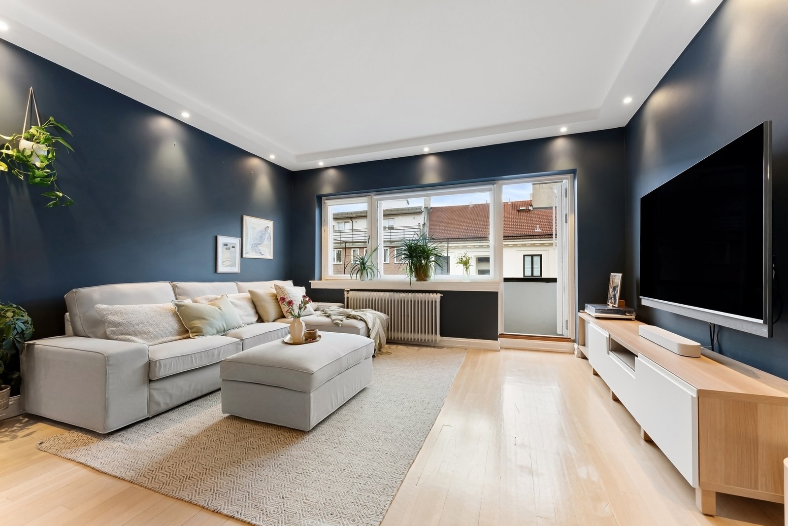 Leiligheten fremstår med moderne standard, så her kan man flytte rett inn. Galleribilde