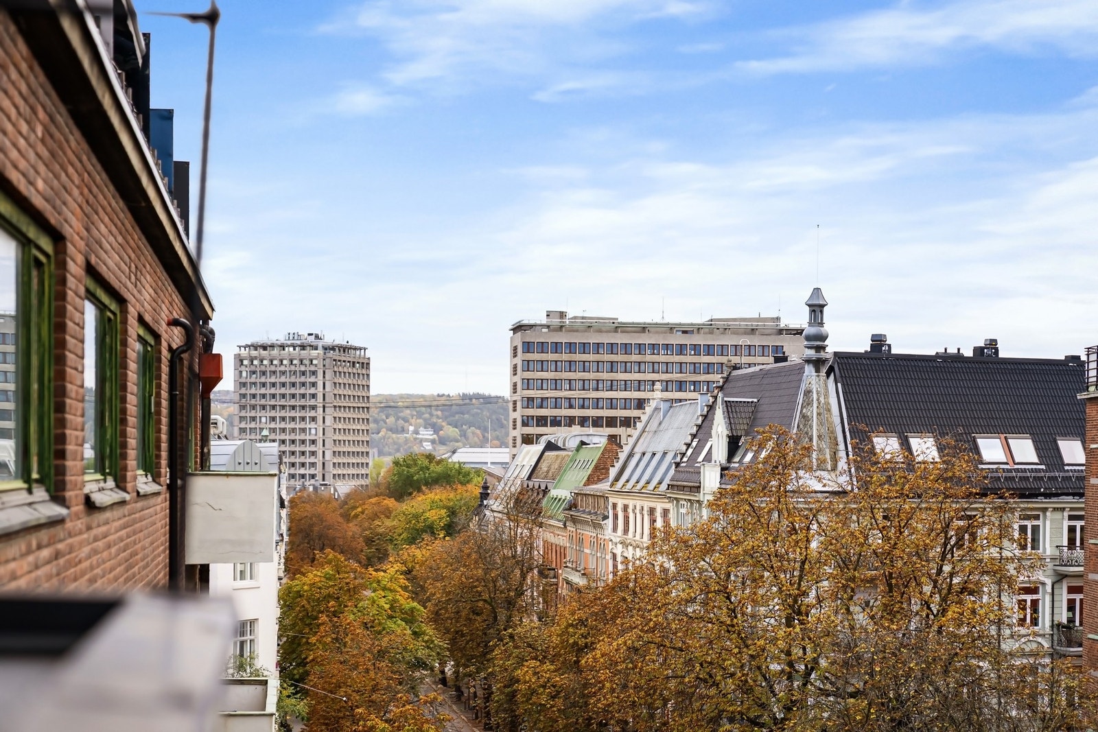 Balkongen er sydvestvendt og har gode solforhold. Galleribilde