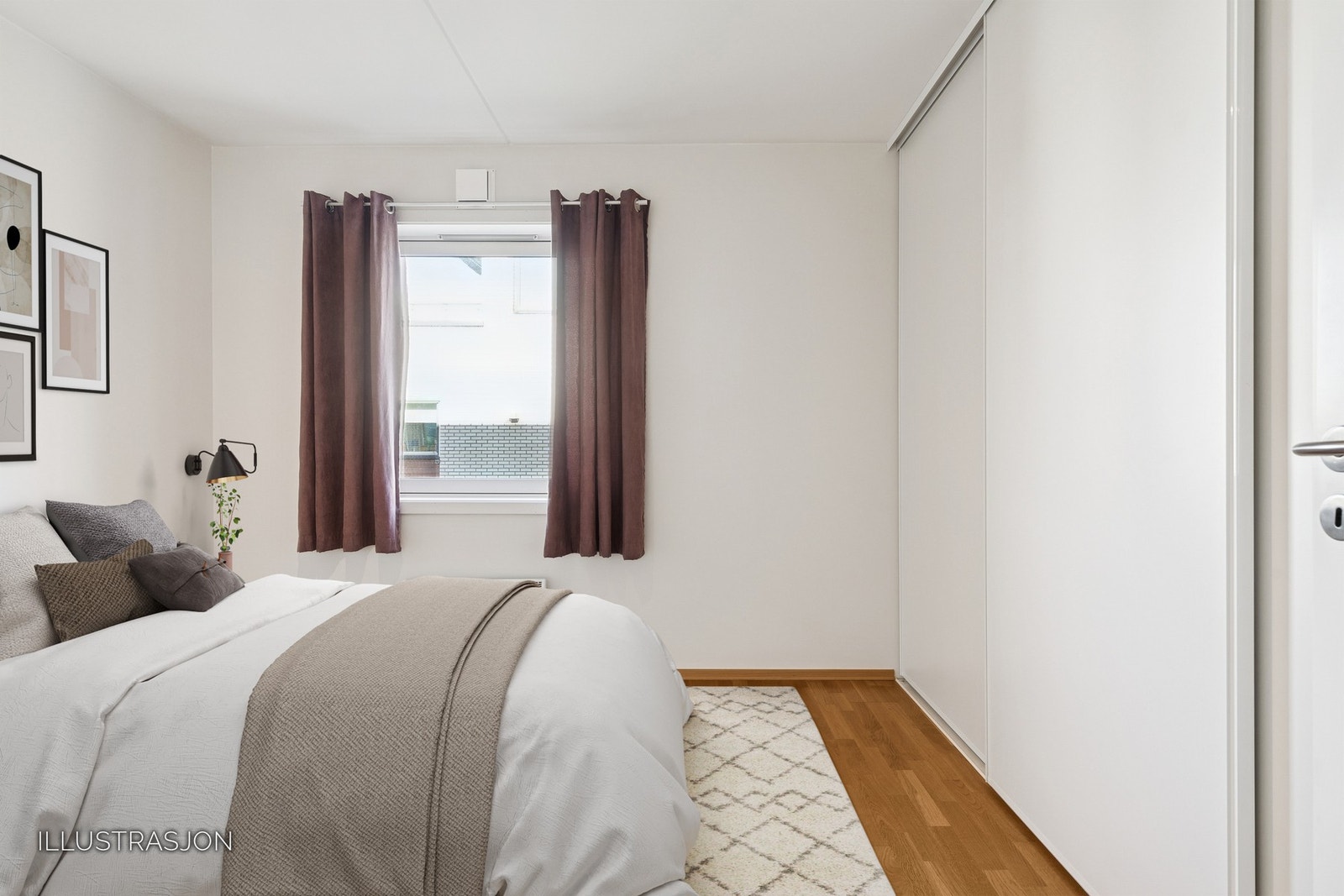 Hovedsoverommet har god plass til dobbeltseng. Galleribilde