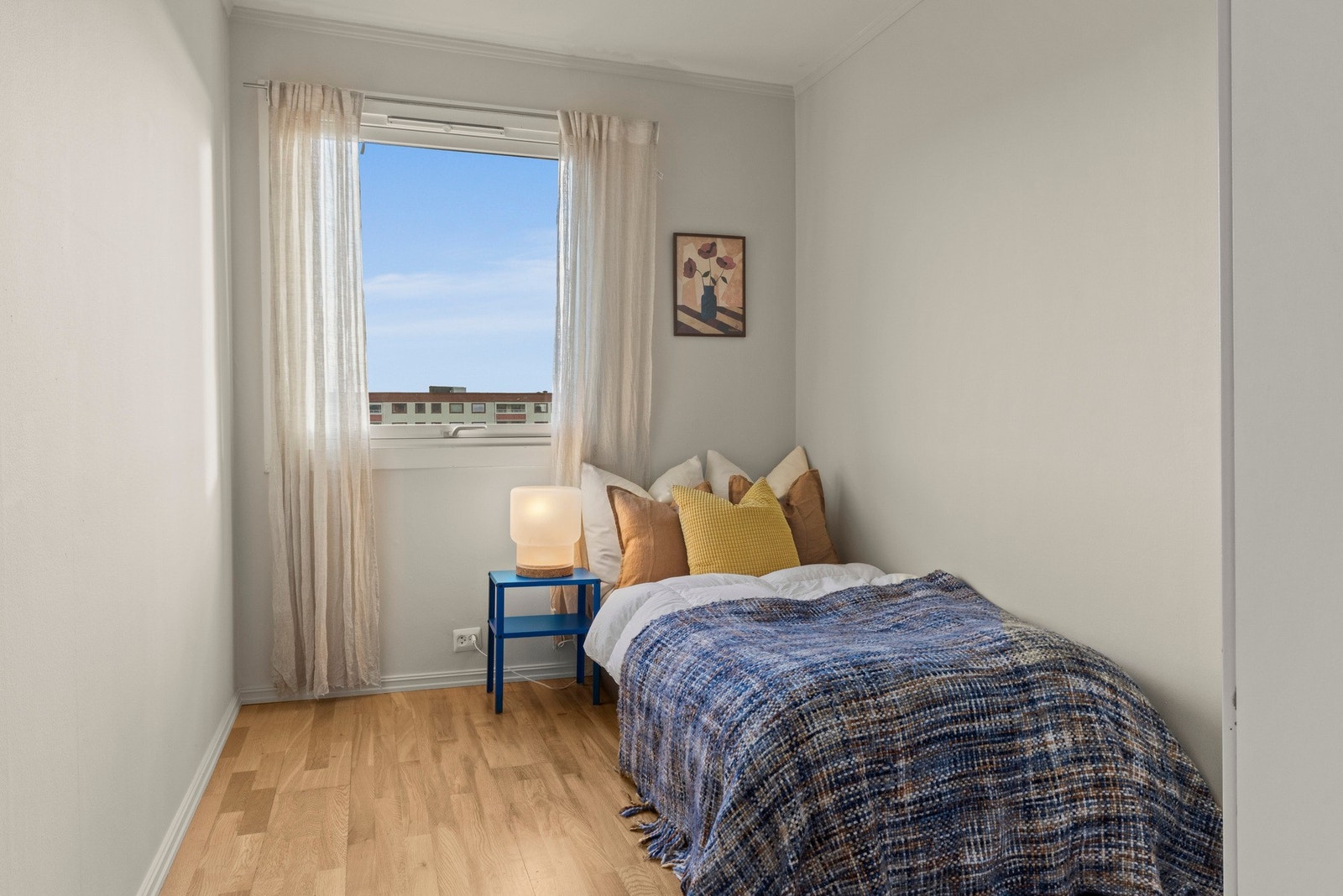 Soverom nummer to er også av god størrelse og kan fint brukes som barnerom, gjesterom eller kontor. Galleribilde