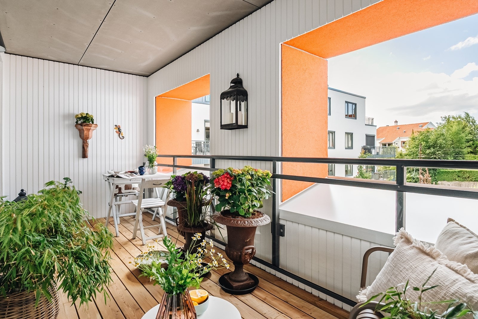 Selv i vinterhalvåret gir balkongen frisk luft og mulighet for en liten pause ute, uten å måtte forlate hjemmet. Galleribilde