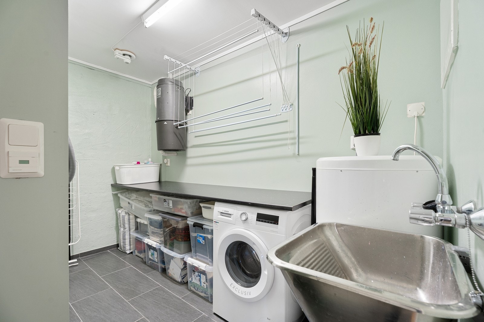 Vaskerom, varmekabler, sentralstøvsuger Galleribilde