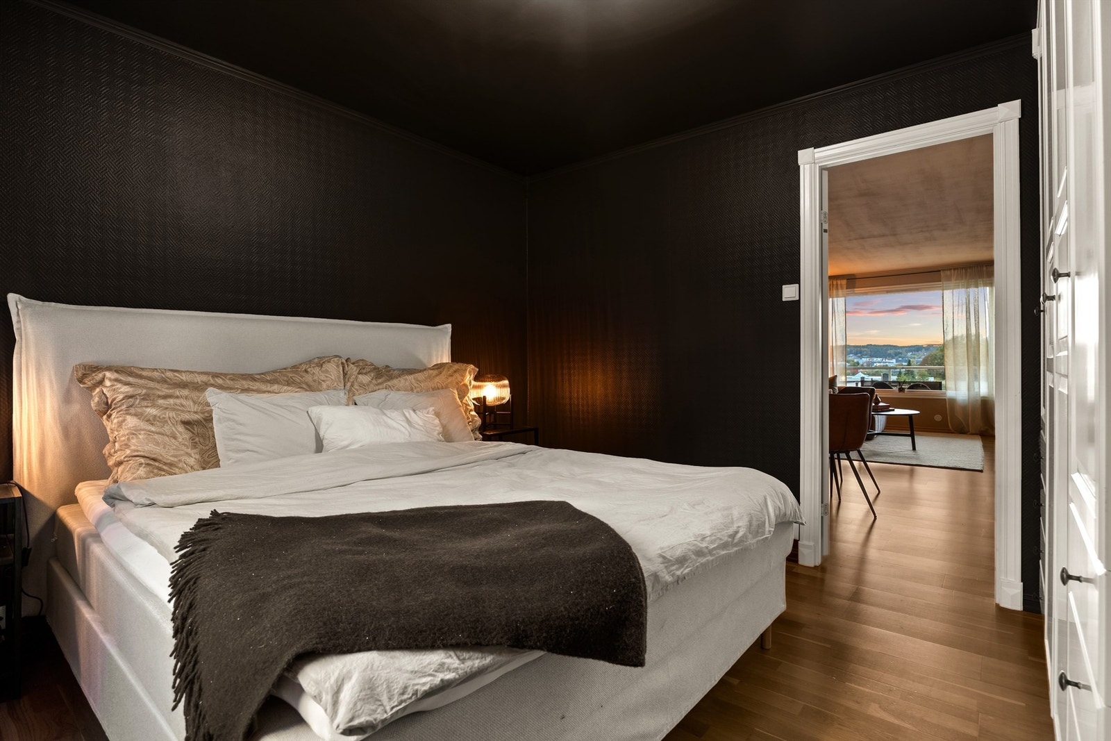 Garderobeskap medfølger leiligheten. Galleribilde